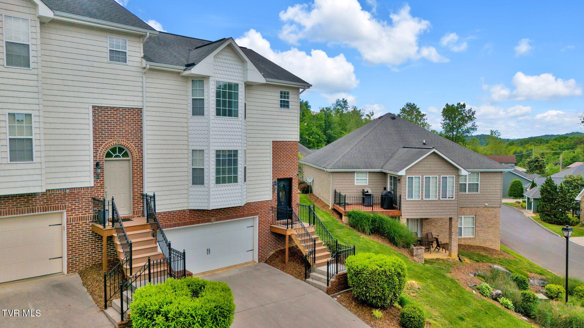 1012 Jenniferbrook Court, 1012