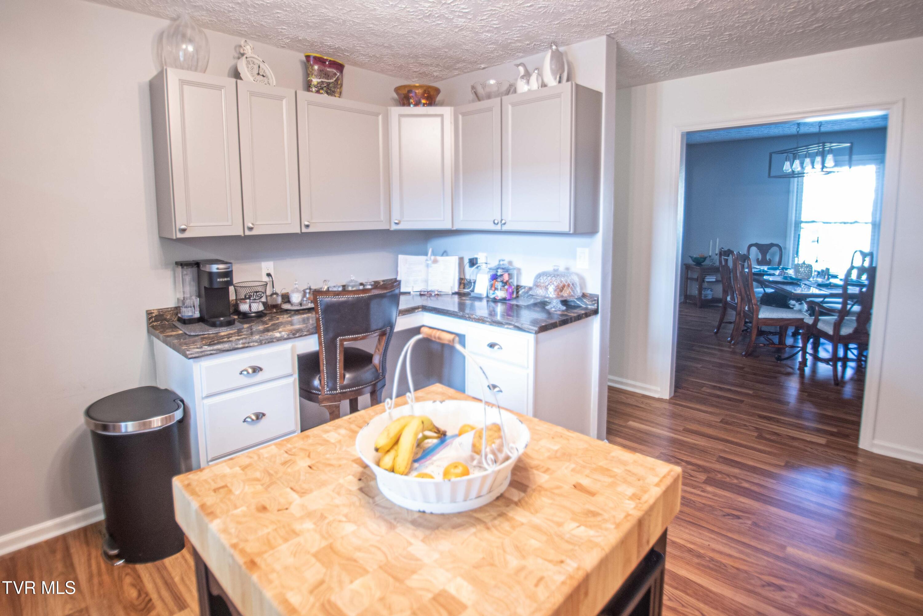 128 Meadow Glade Circle