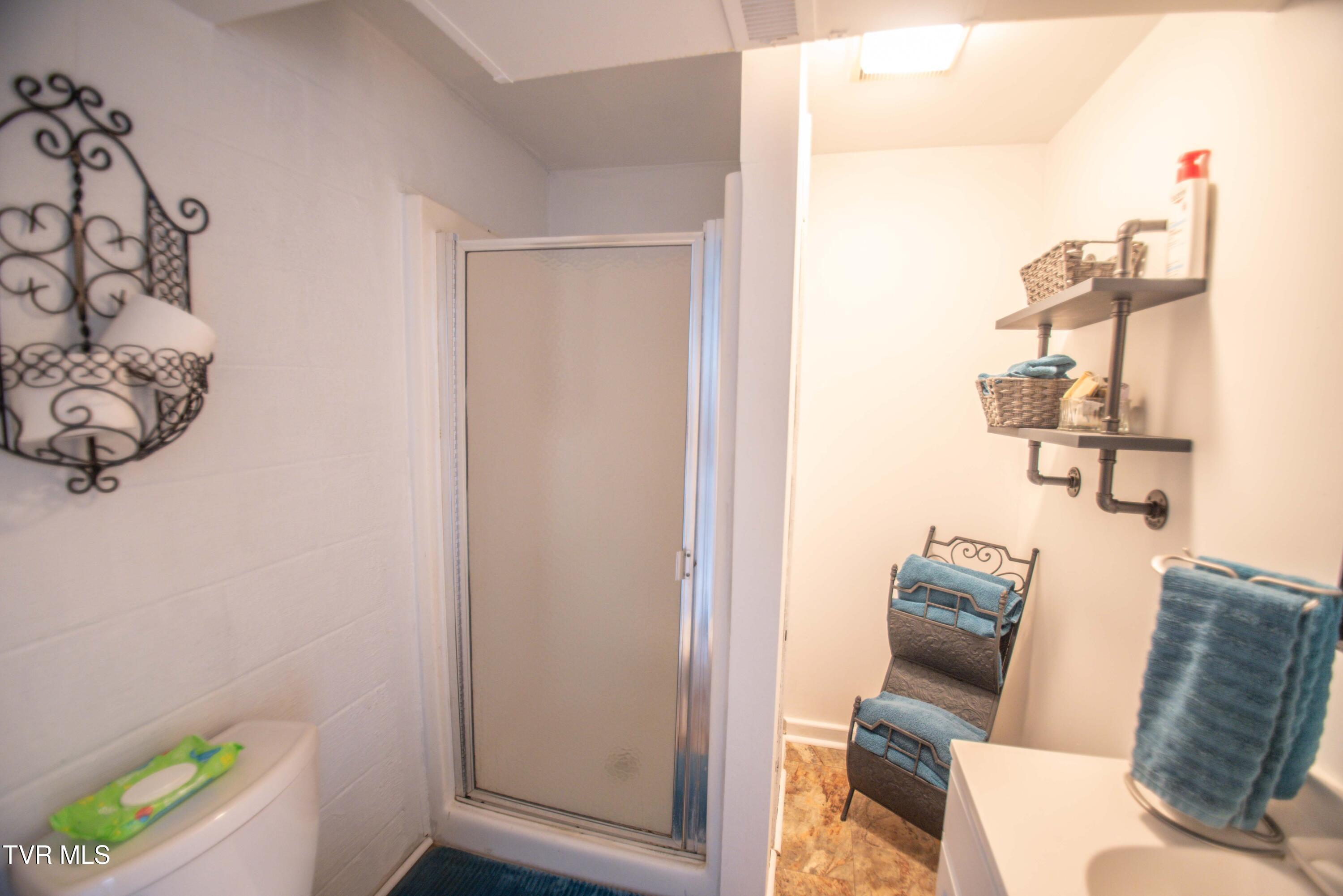 128 Meadow Glade Circle