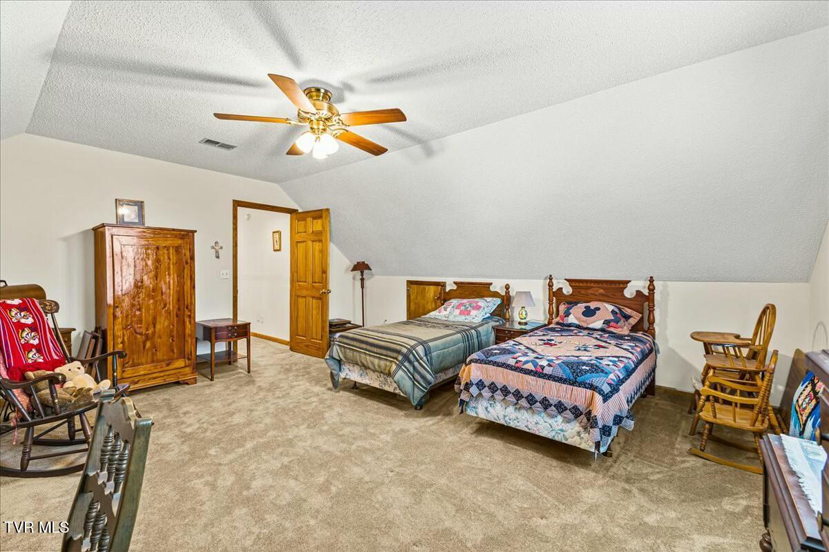 1712 Cooks Valley Road