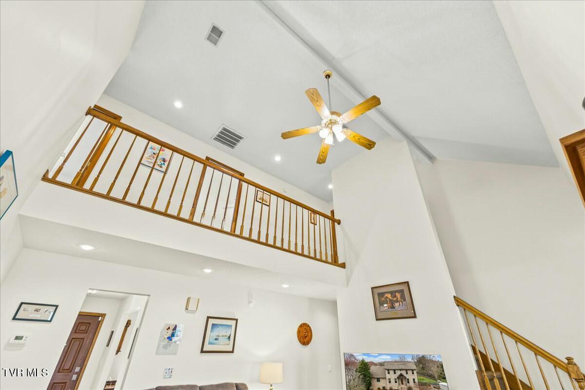 1712 Cooks Valley Road