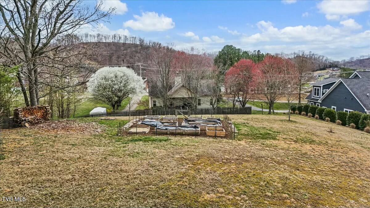 1712 Cooks Valley Road