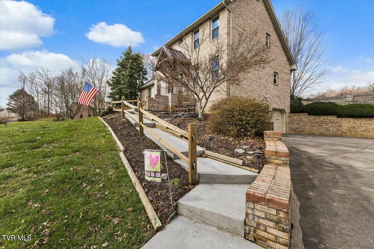 1712 Cooks Valley Road