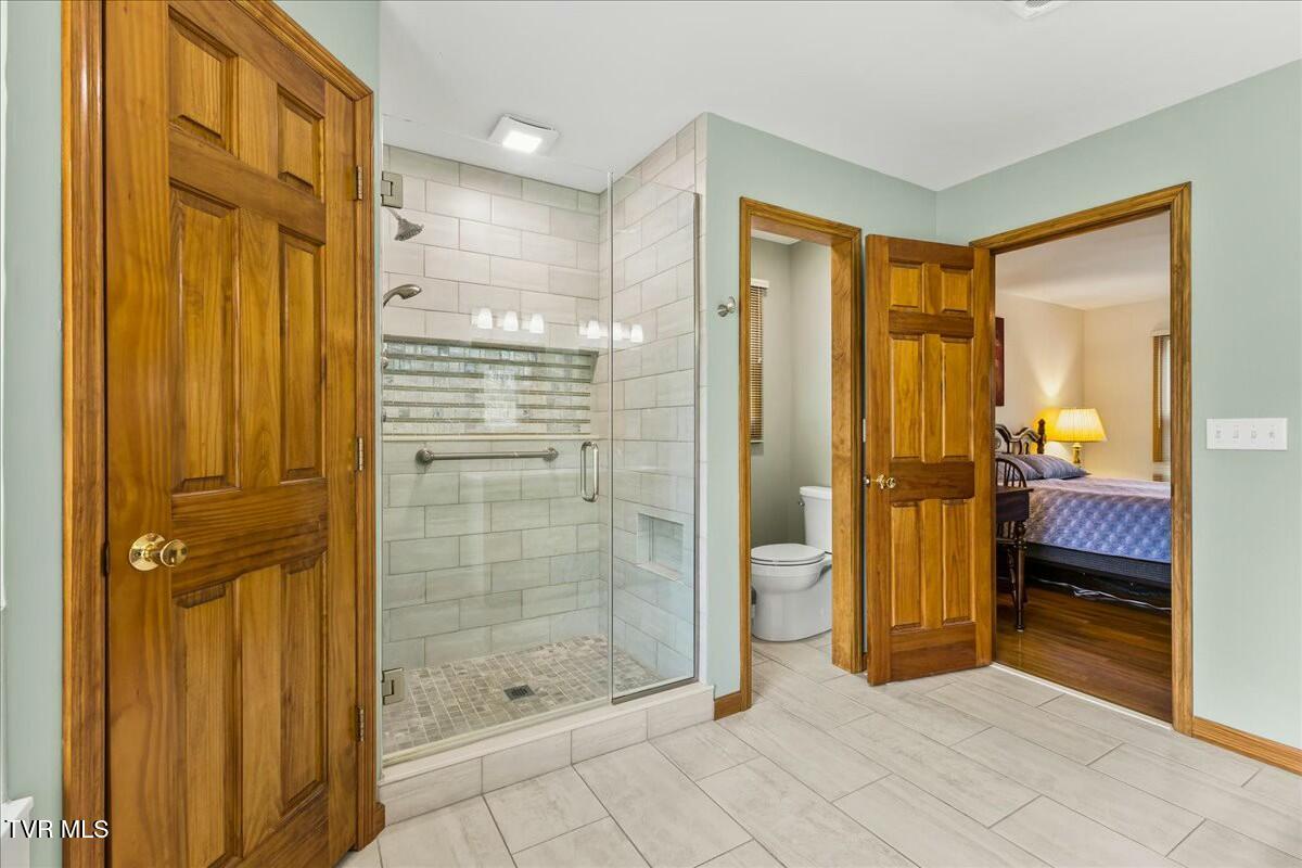 1712 Cooks Valley Road