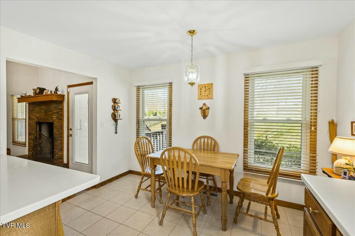 1712 Cooks Valley Road