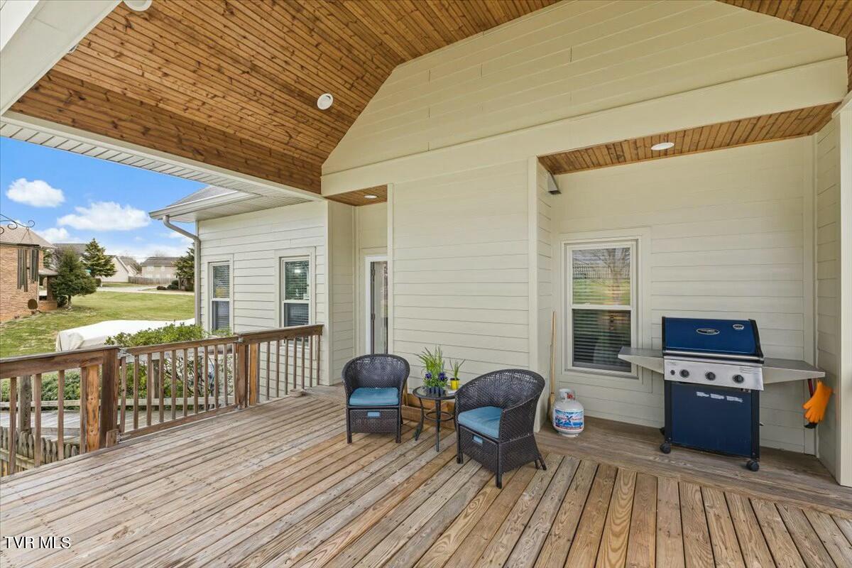 1712 Cooks Valley Road