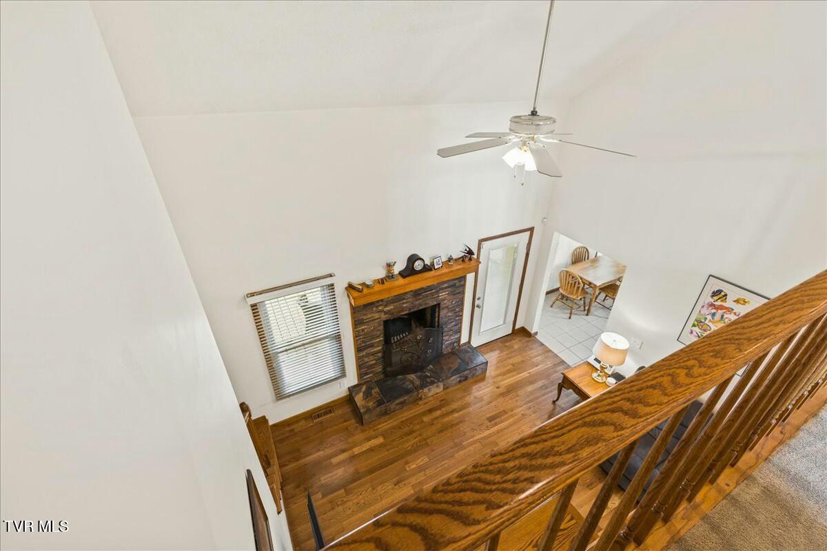 1712 Cooks Valley Road