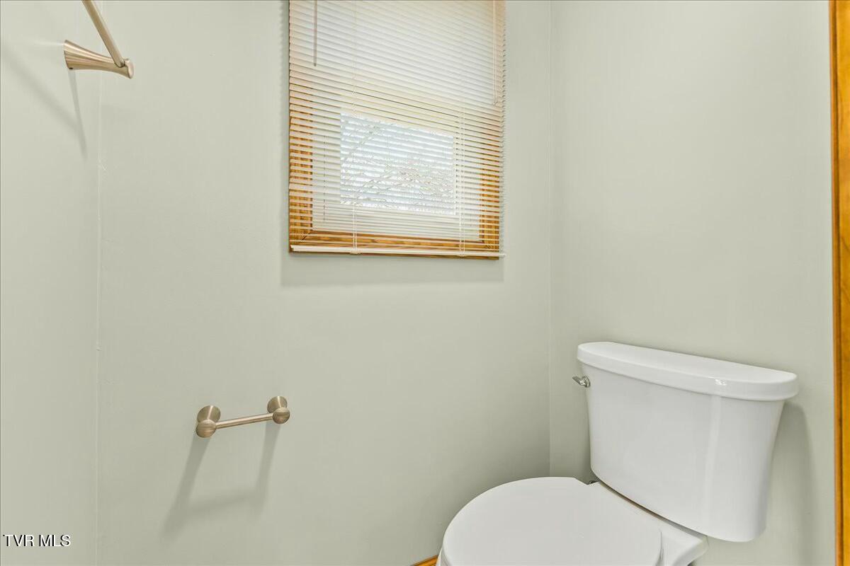 1712 Cooks Valley Road