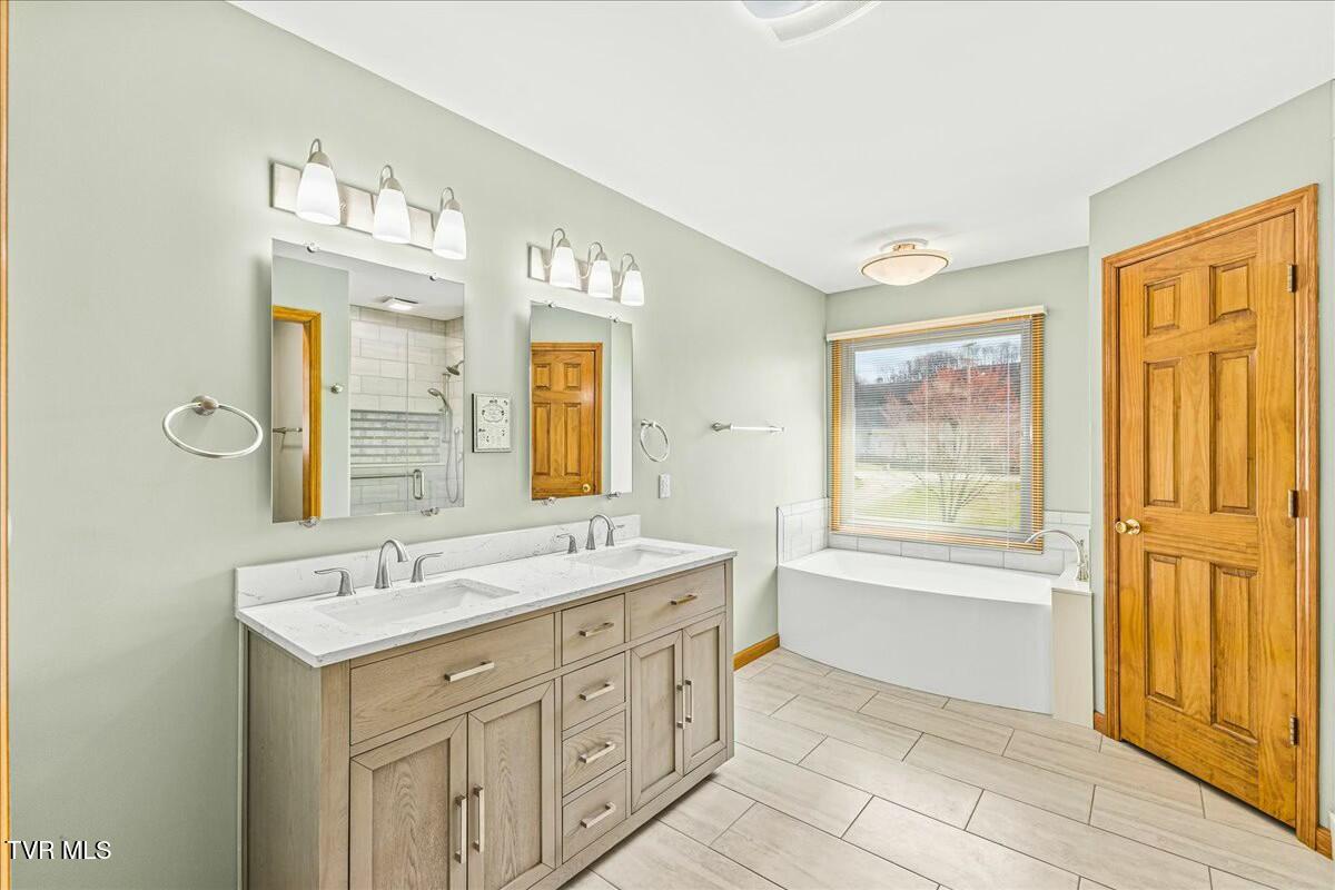 1712 Cooks Valley Road