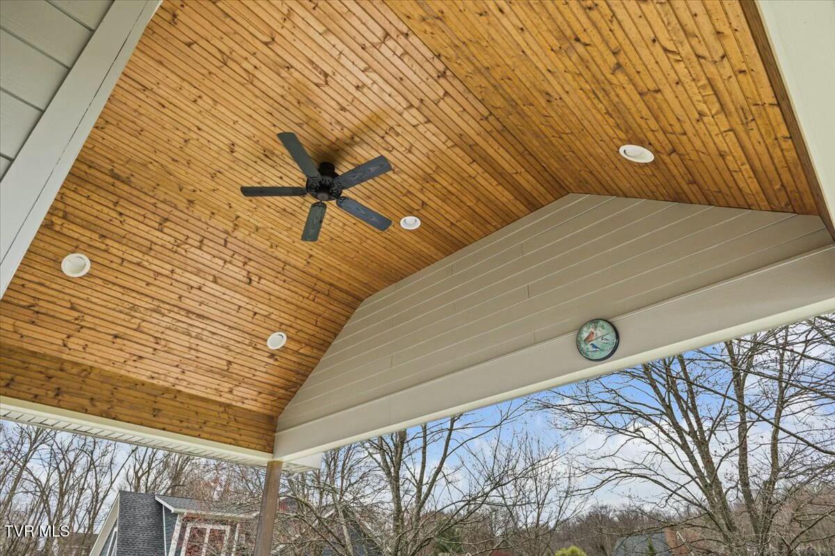 1712 Cooks Valley Road