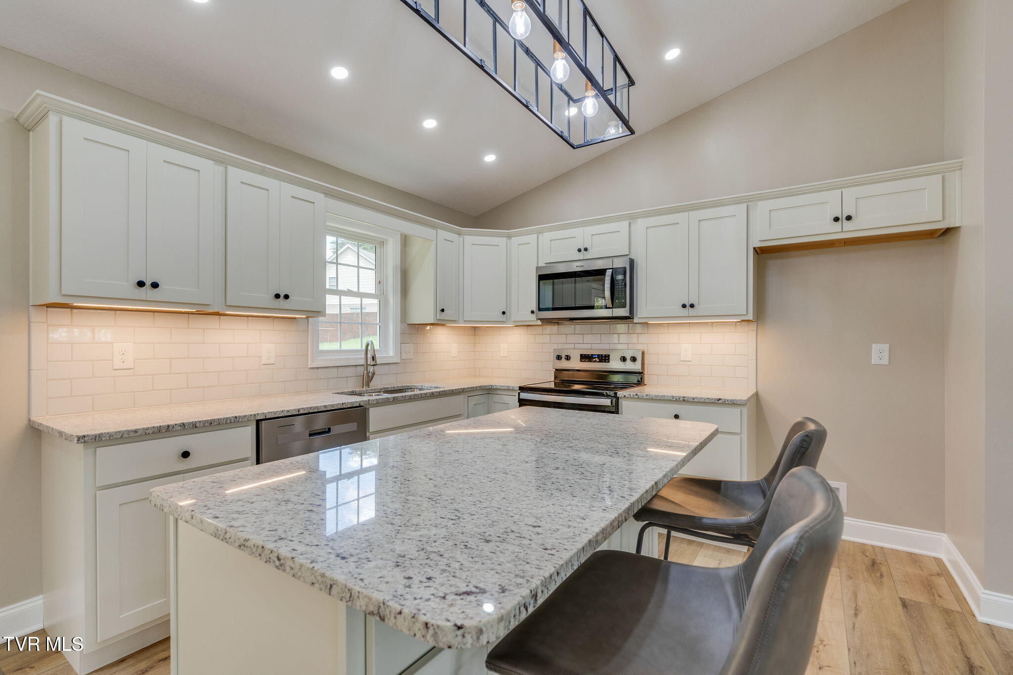 108 Hunters Run Lane