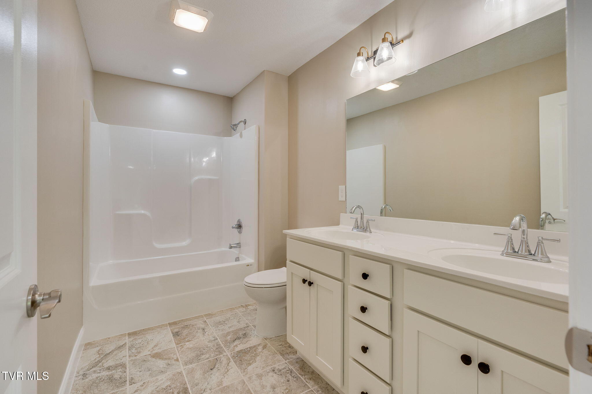 108 Hunters Run Lane