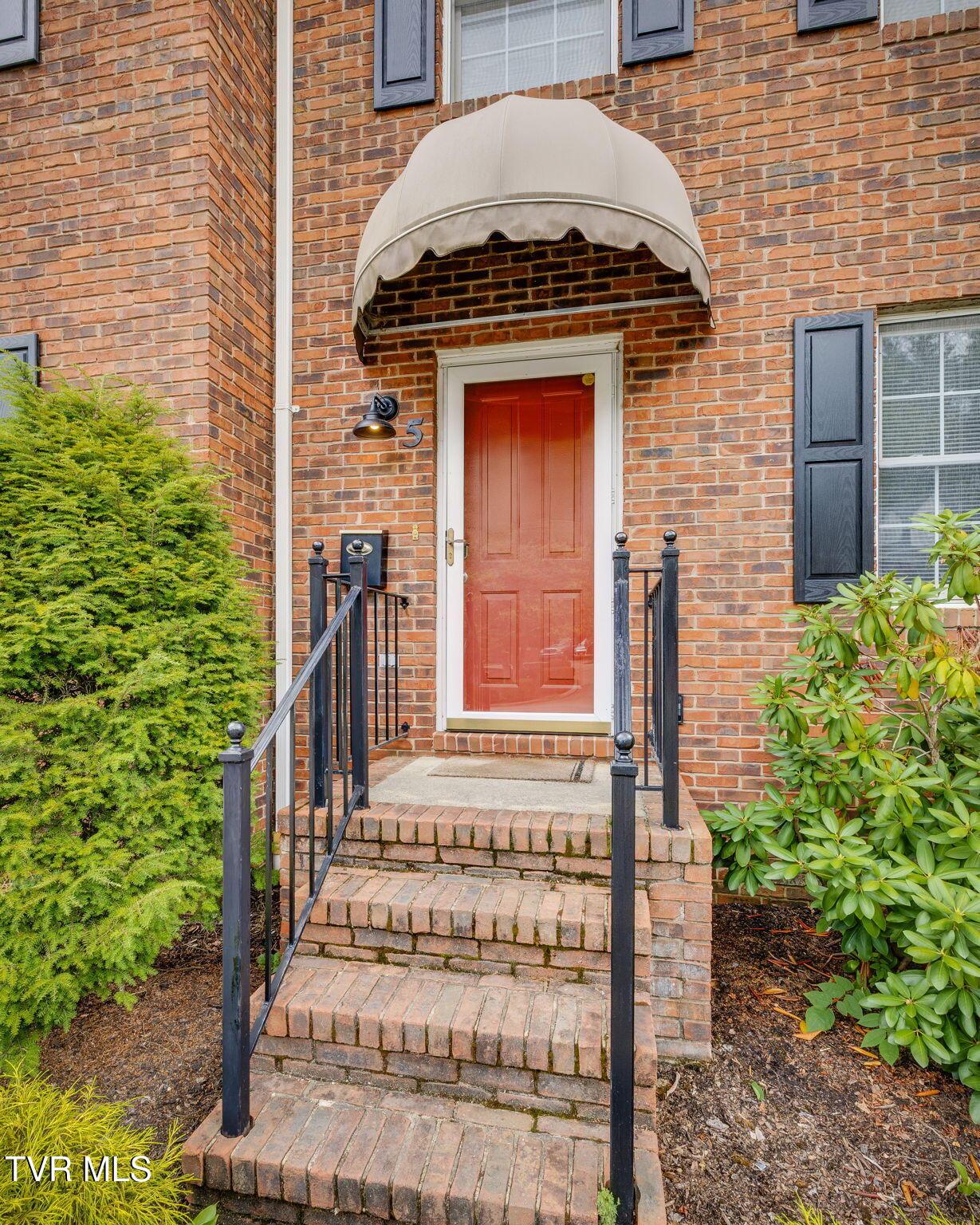 461 Eastley Court, 5