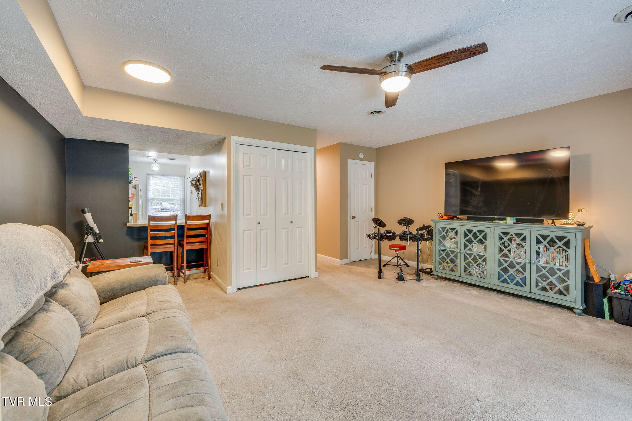 461 Eastley Court, 5