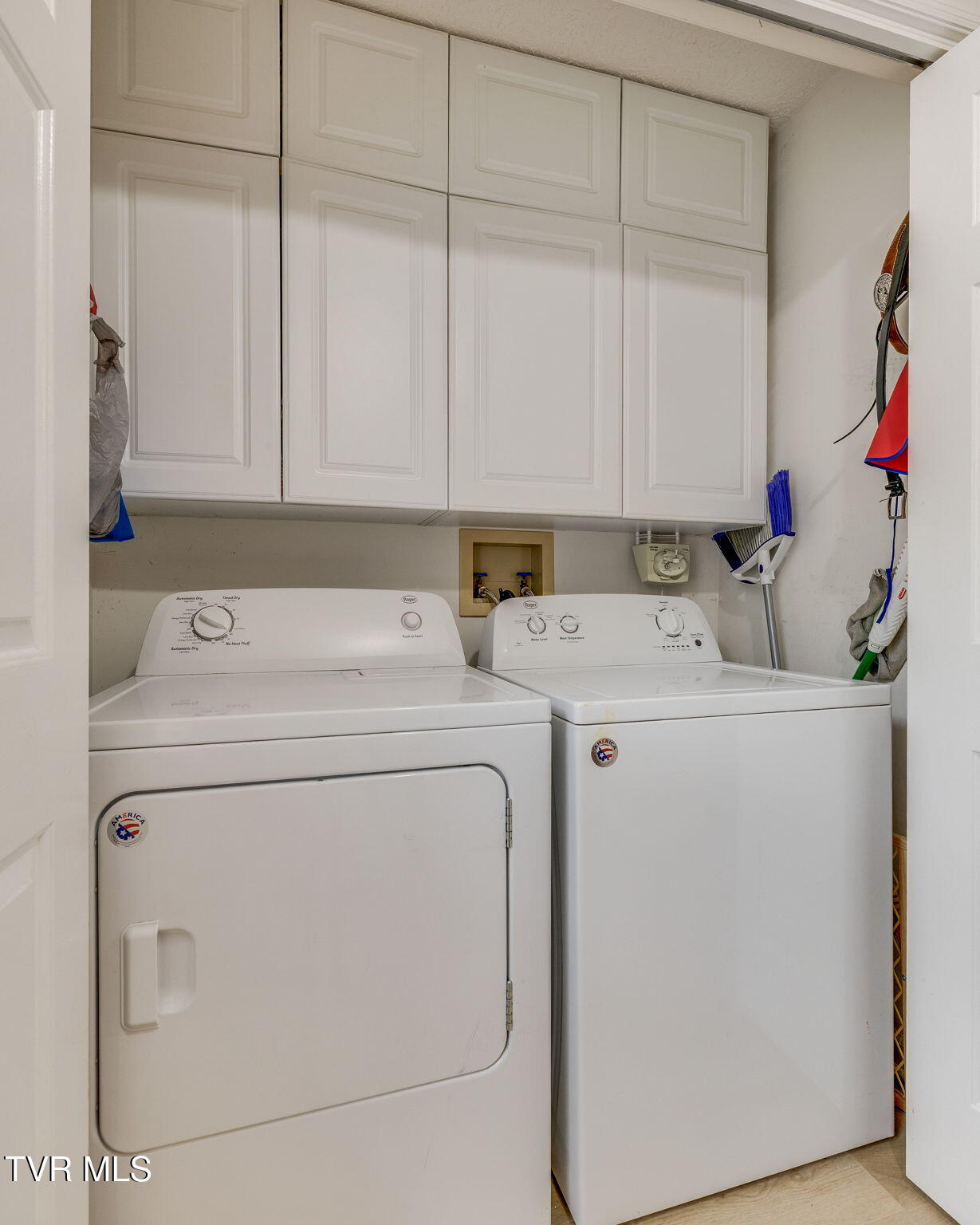 461 Eastley Court, 5