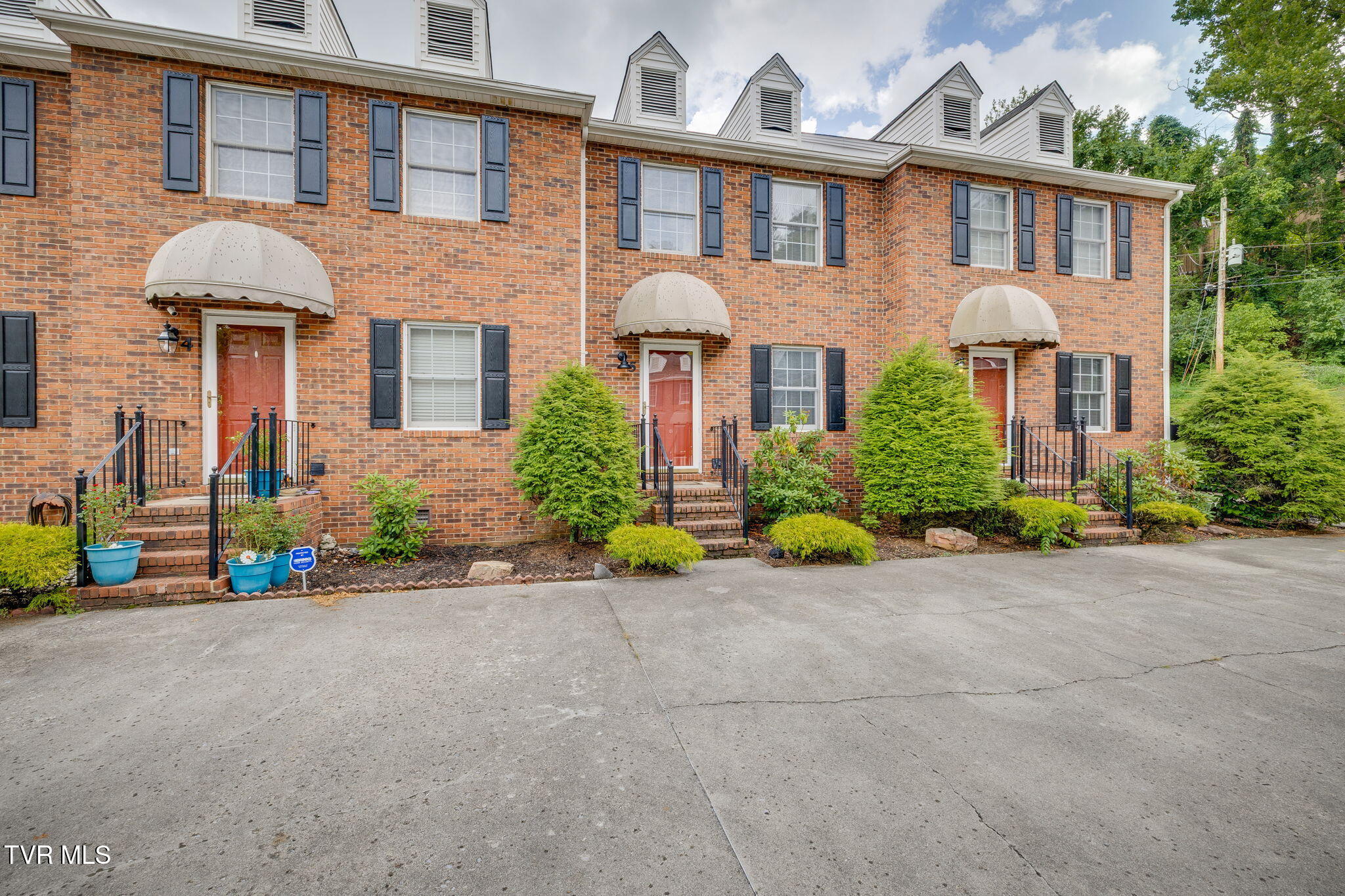 461 Eastley Court, 5