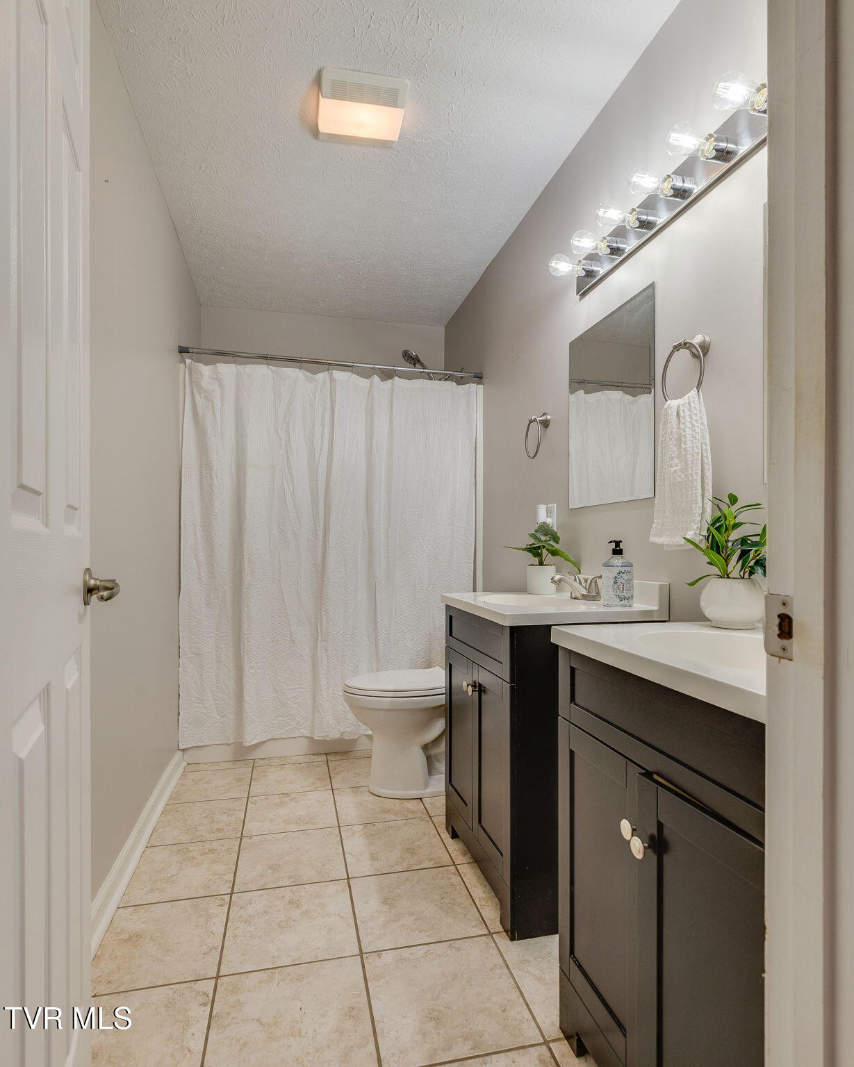 253 Crockett Drive Drive, 253