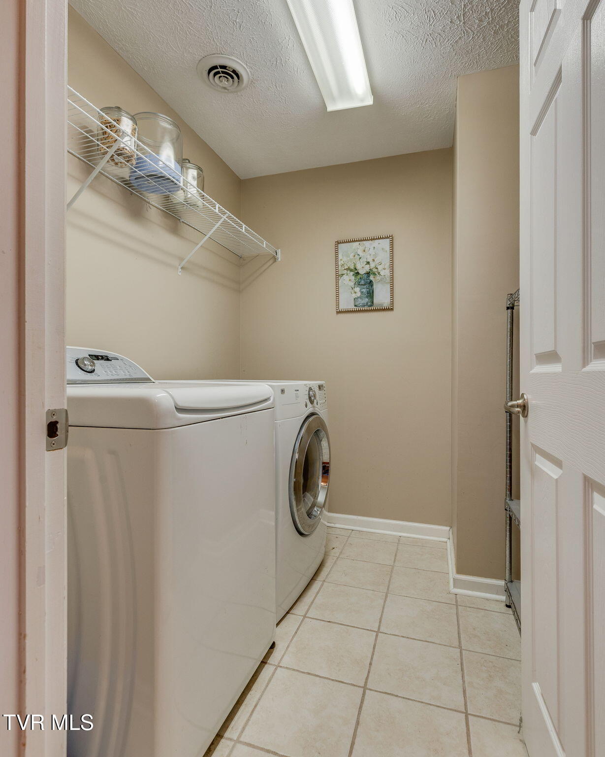 253 Crockett Drive Drive, 253