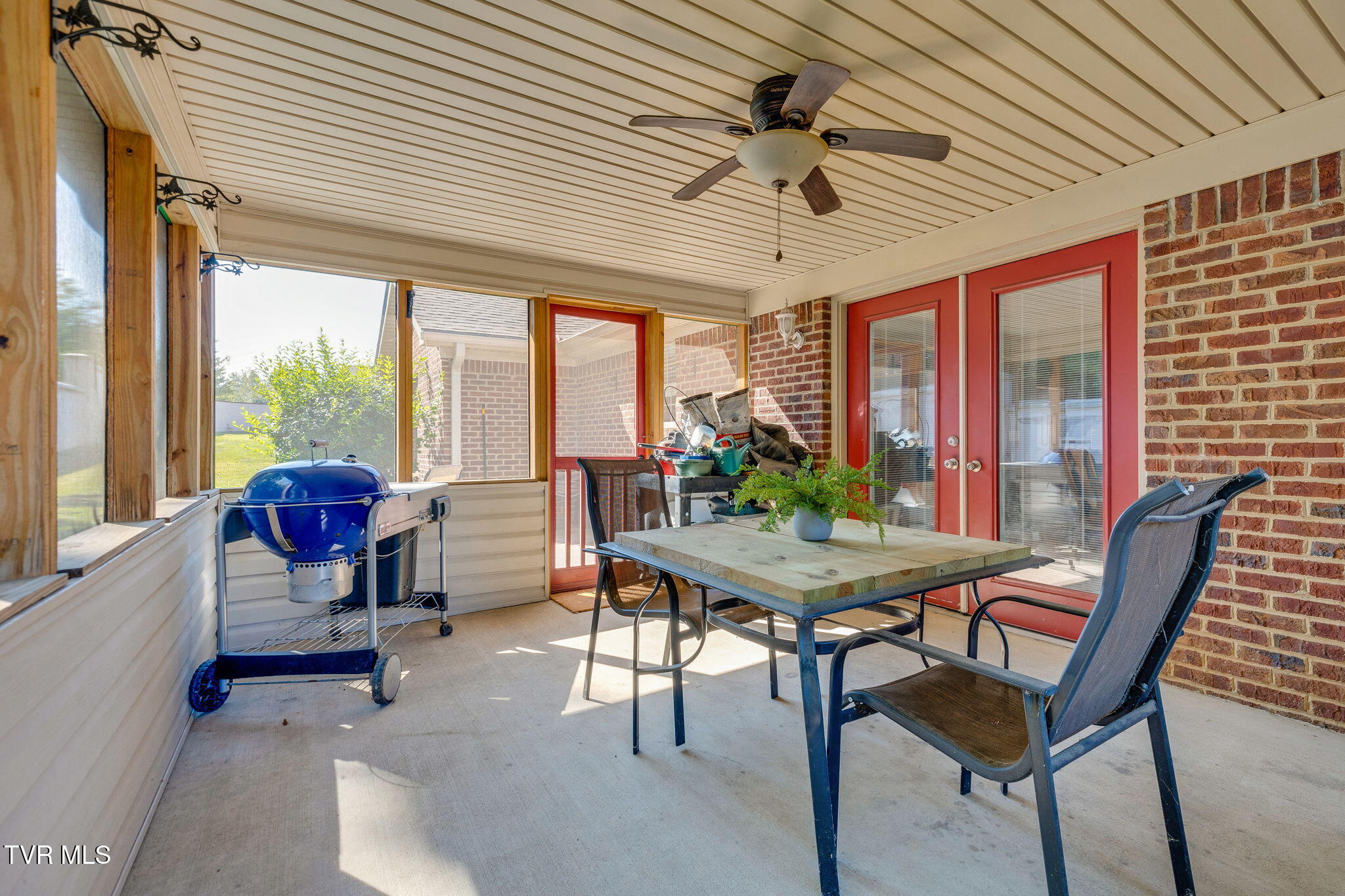 253 Crockett Drive Drive, 253