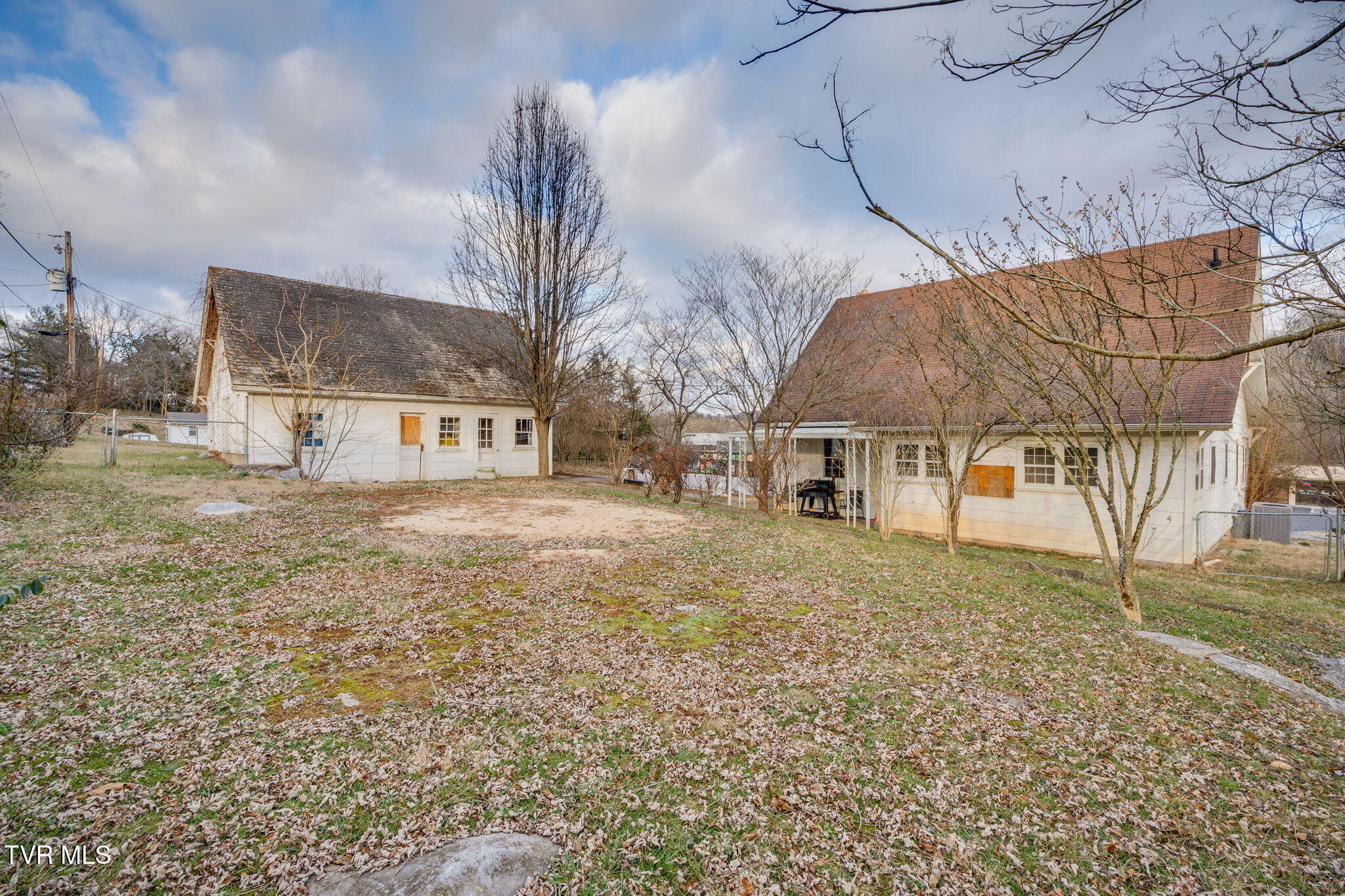 2704 Fort Henry Drive