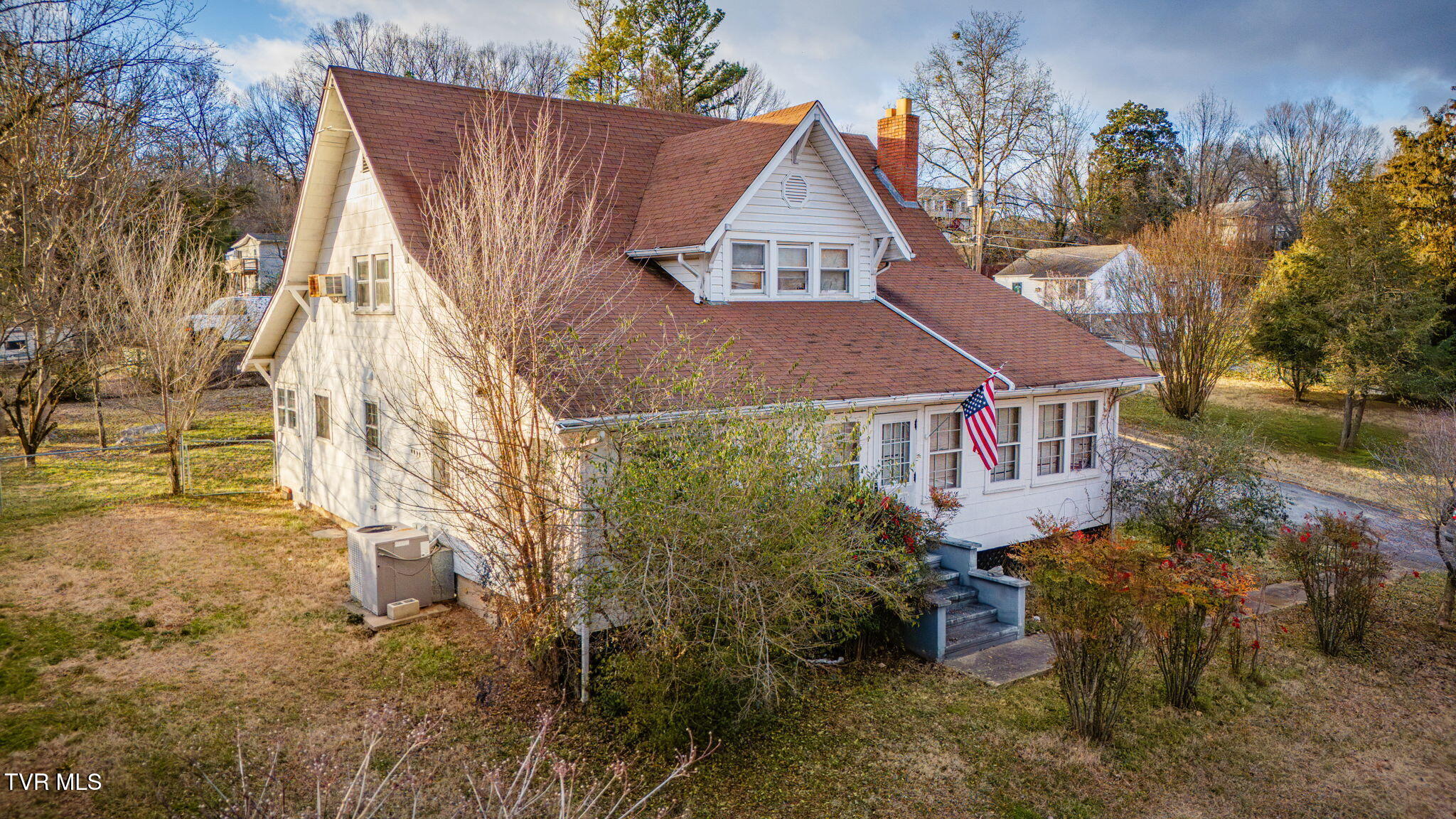 2704 Fort Henry Drive