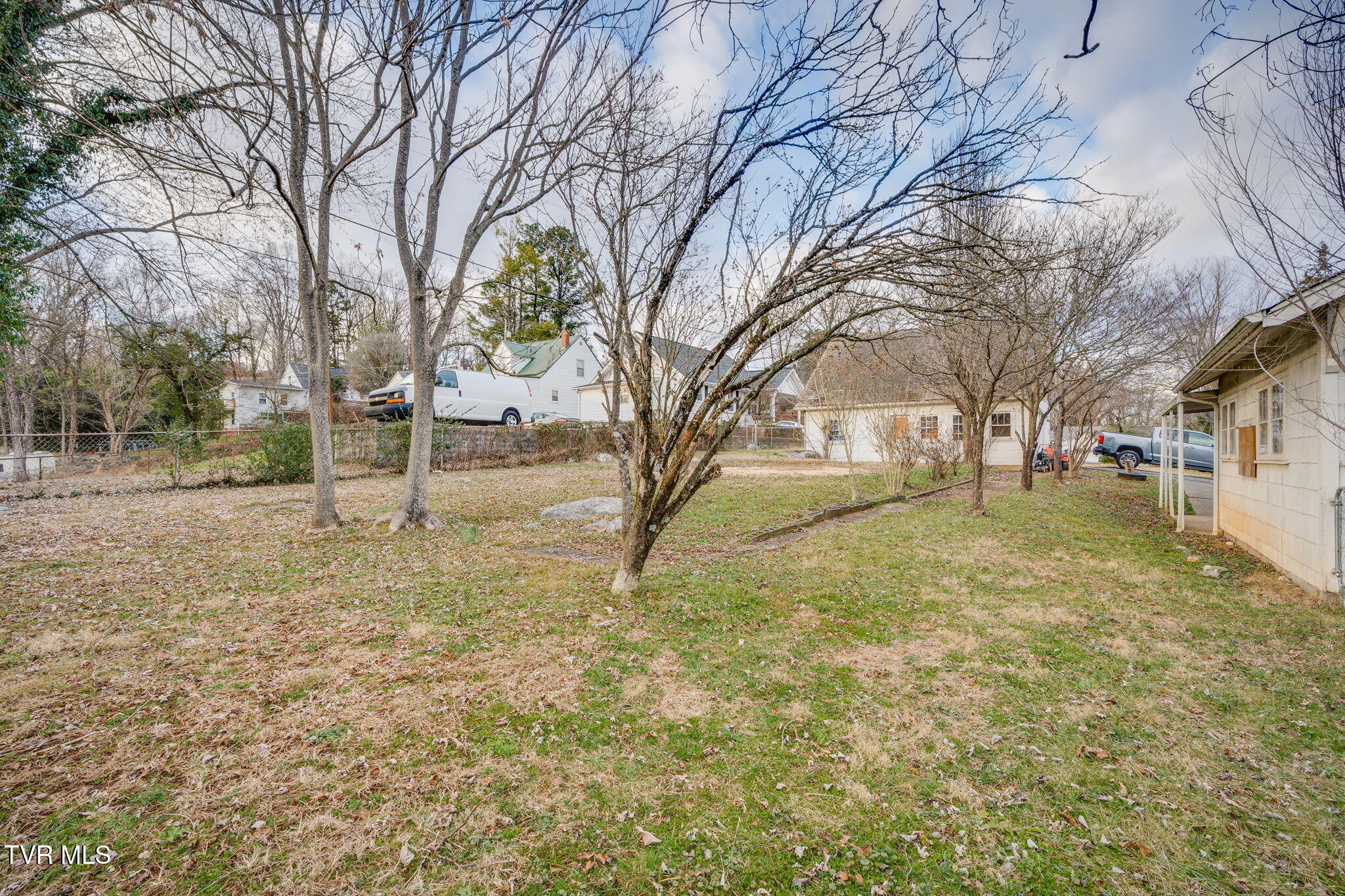 2704 Fort Henry Drive