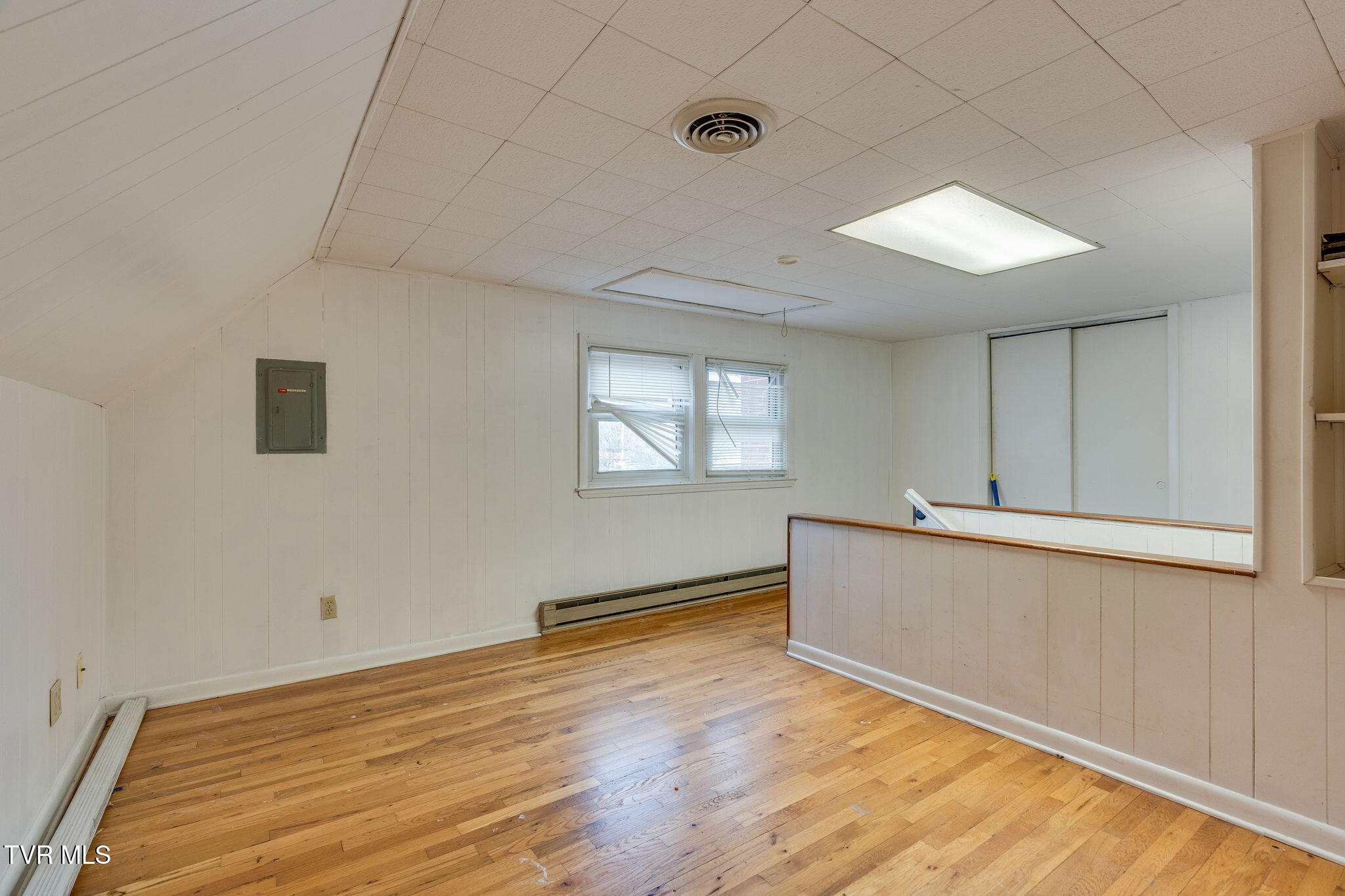 2704 Fort Henry Drive