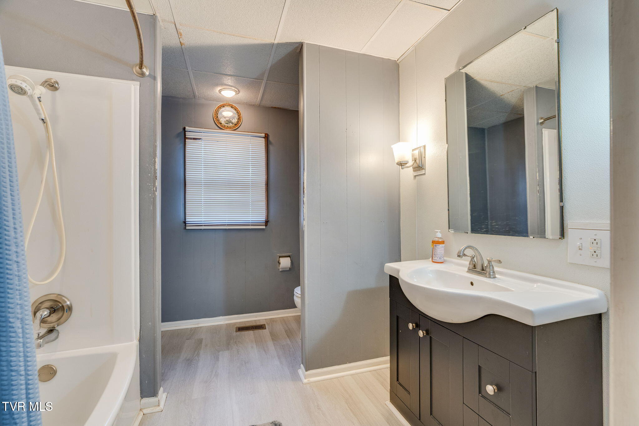 2704 Fort Henry Drive