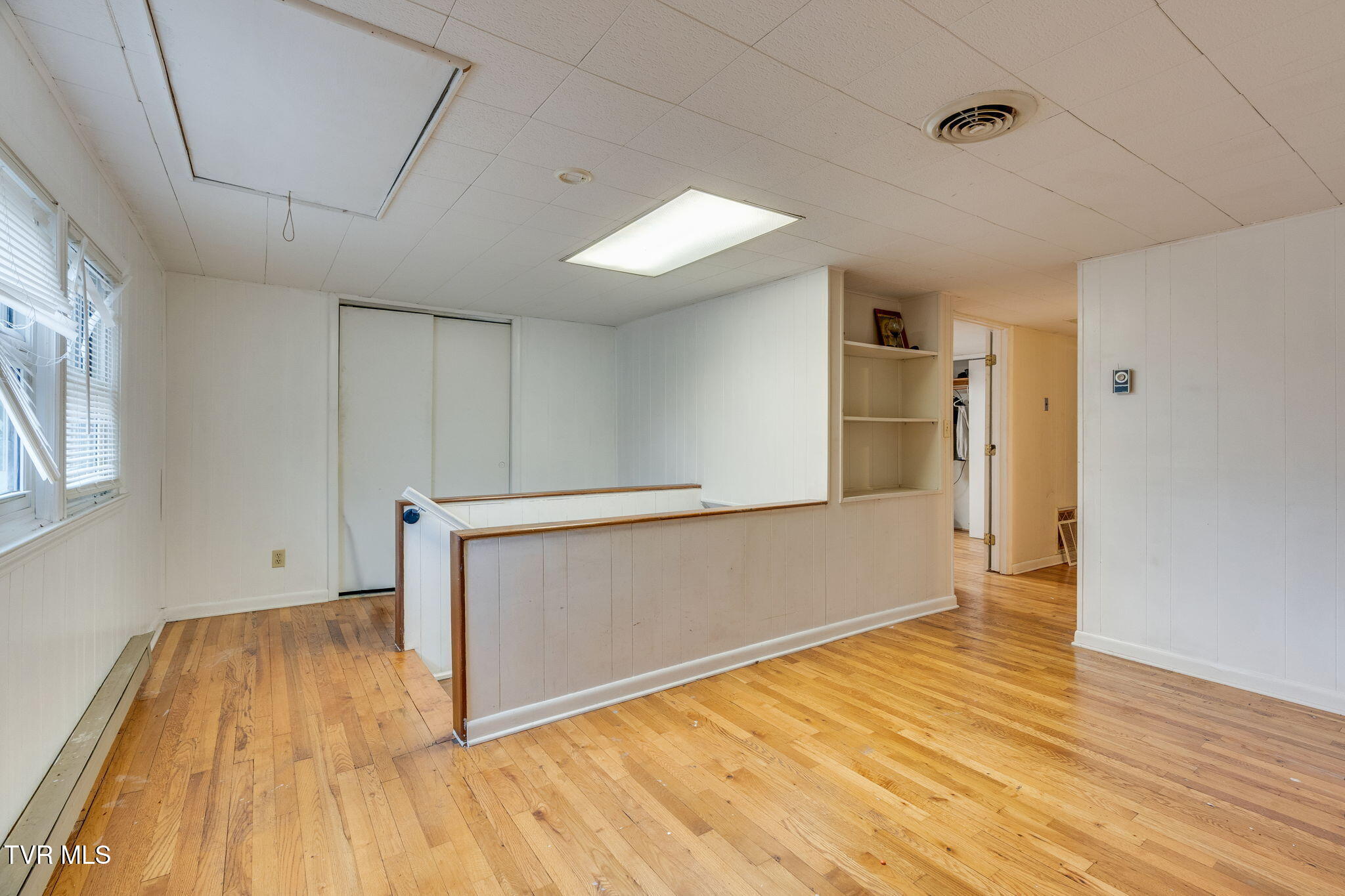 2704 Fort Henry Drive