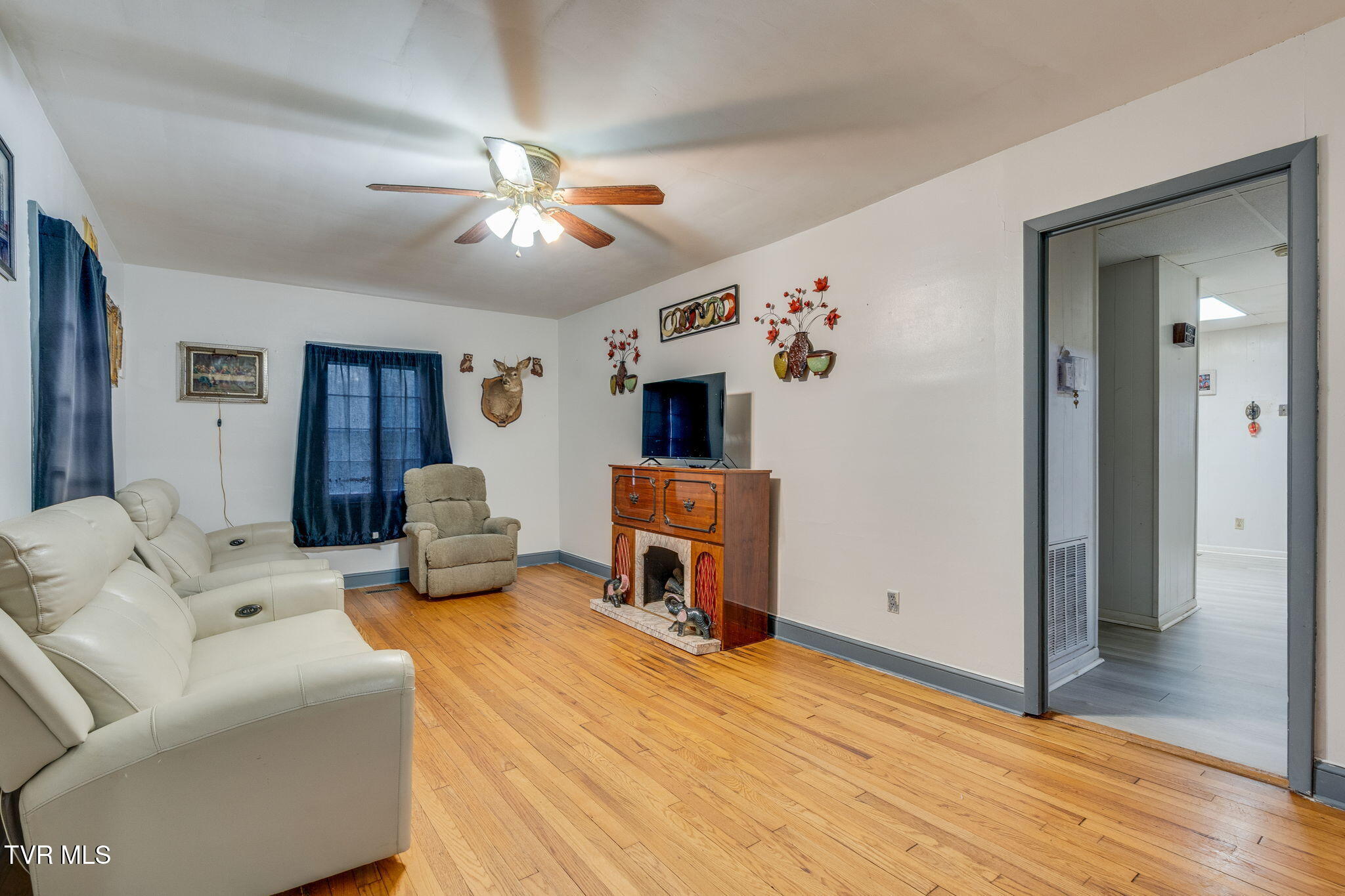 2704 Fort Henry Drive