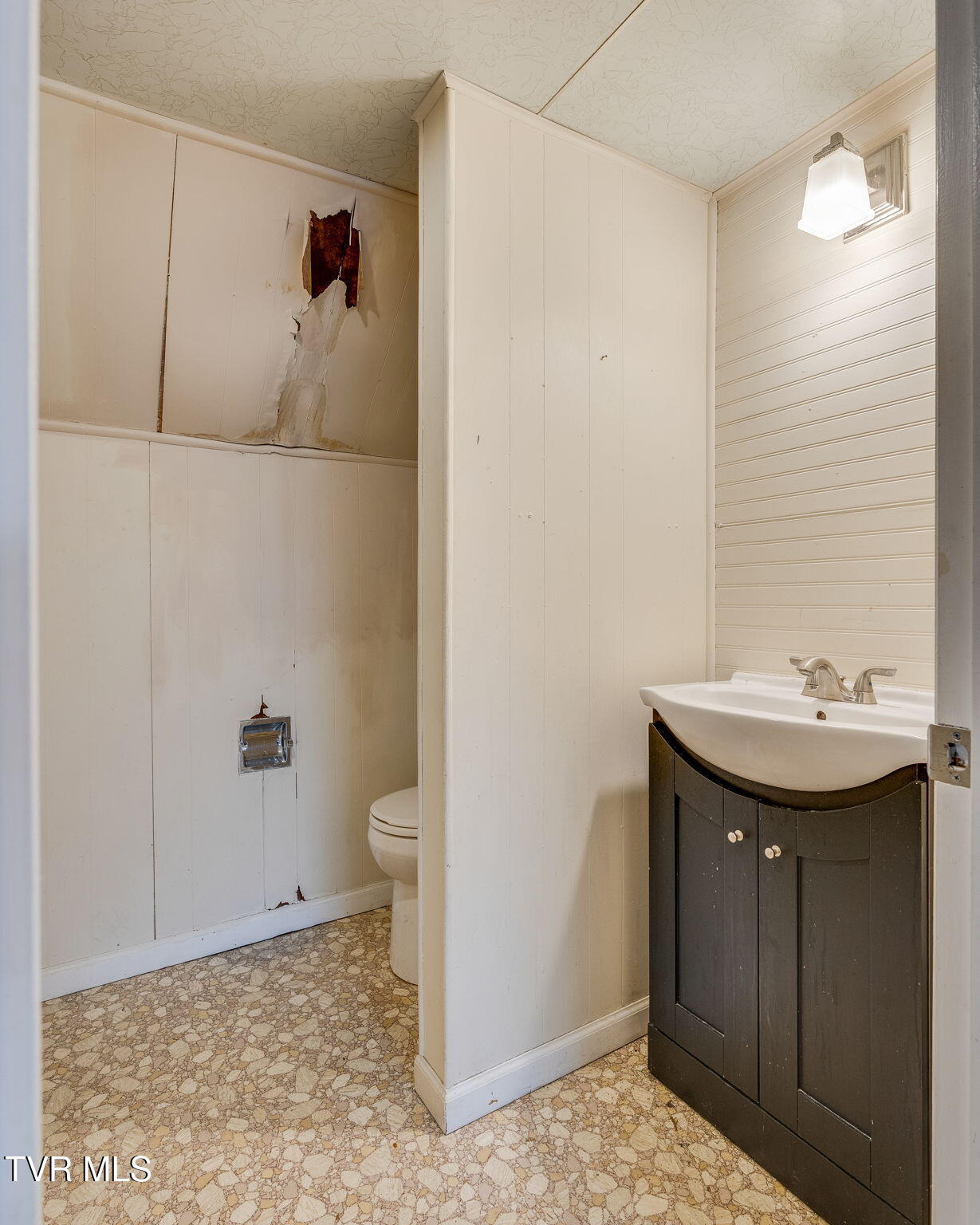 2704 Fort Henry Drive