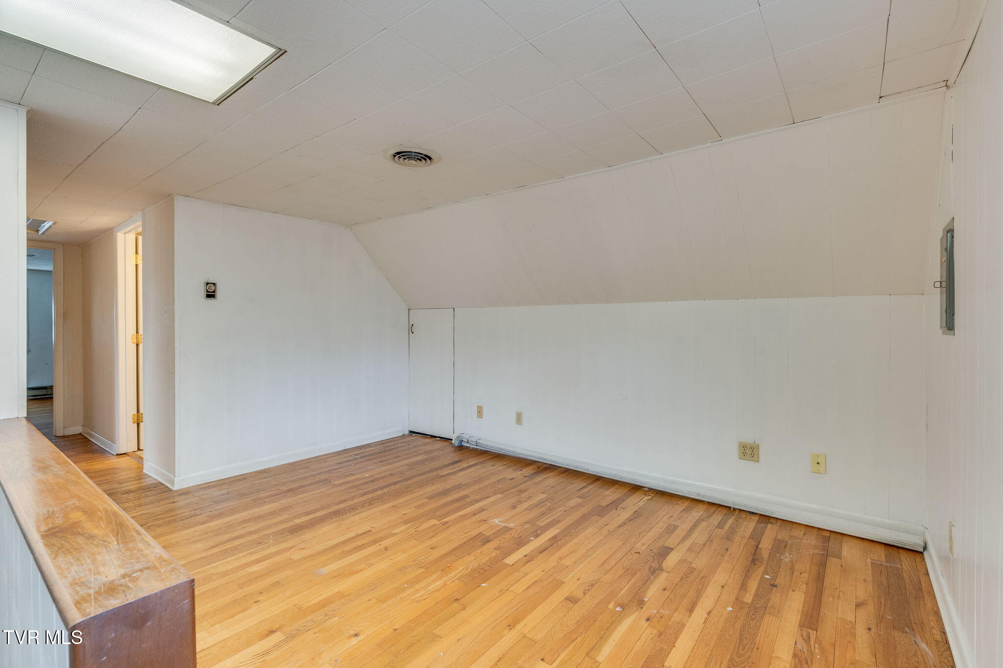 2704 Fort Henry Drive