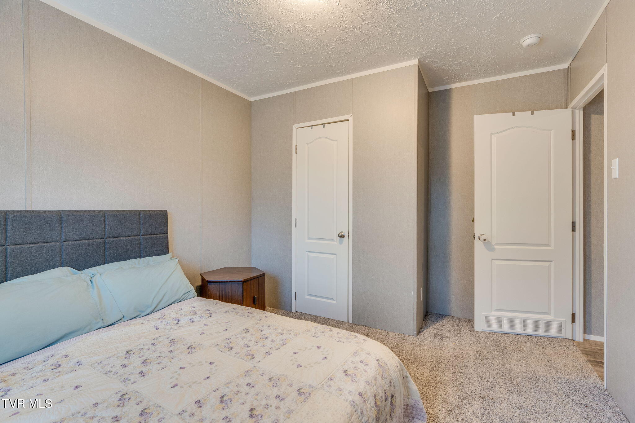 593 Summerville Road