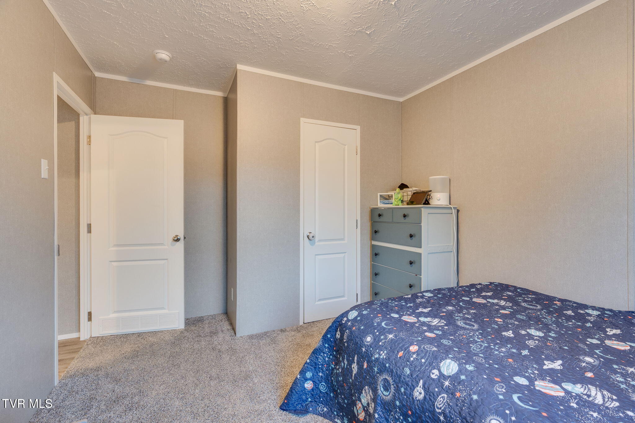 593 Summerville Road