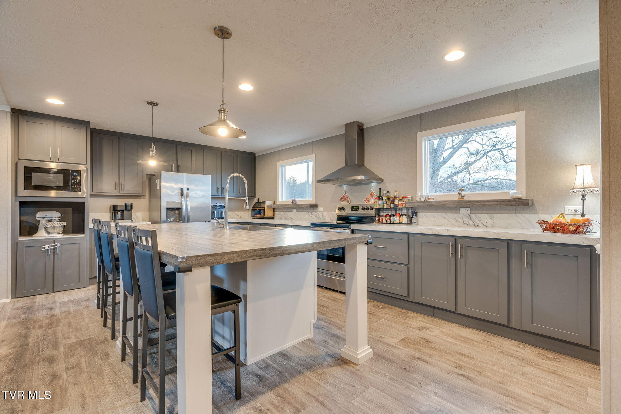 593 Summerville Road