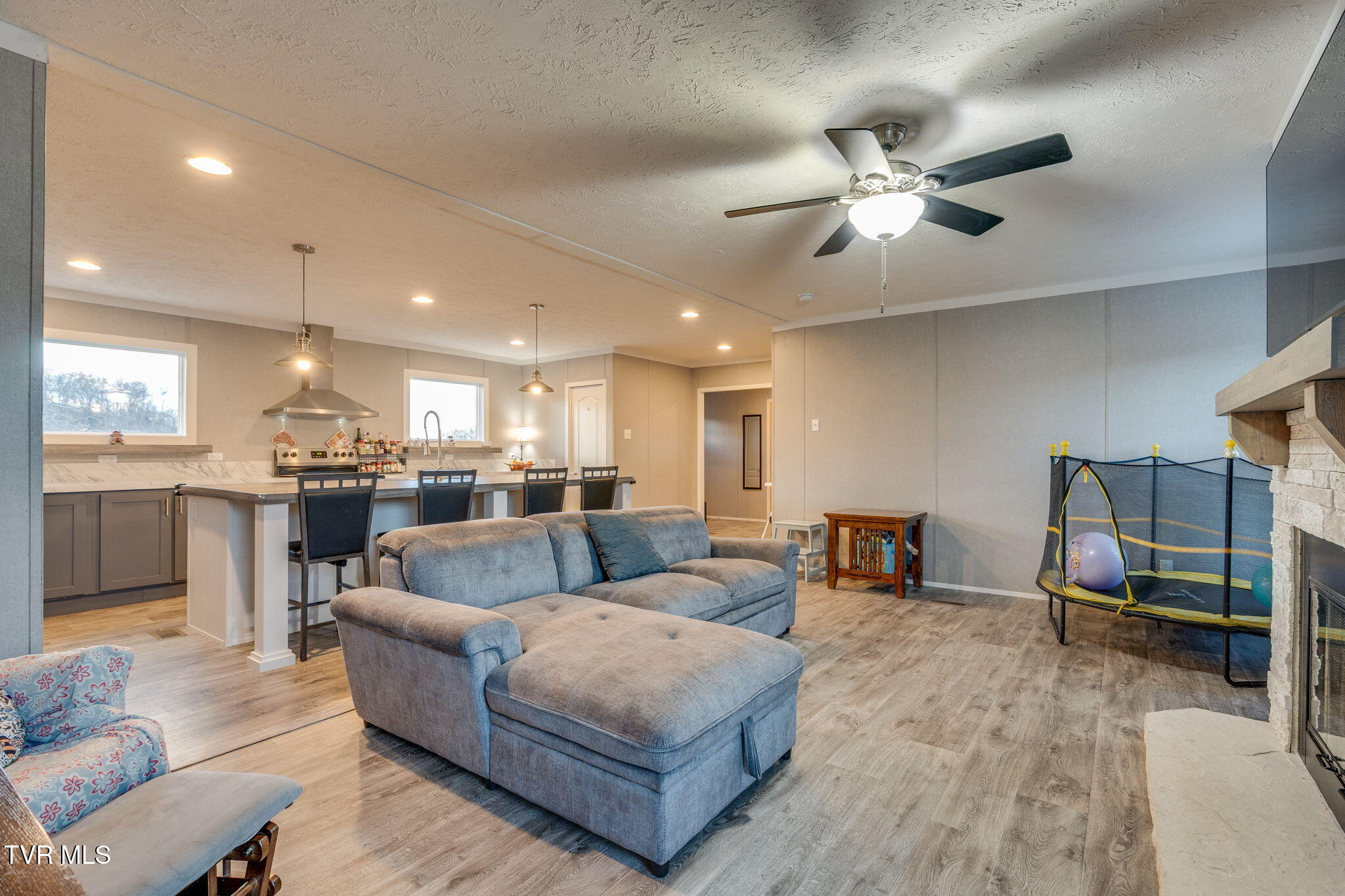 593 Summerville Road