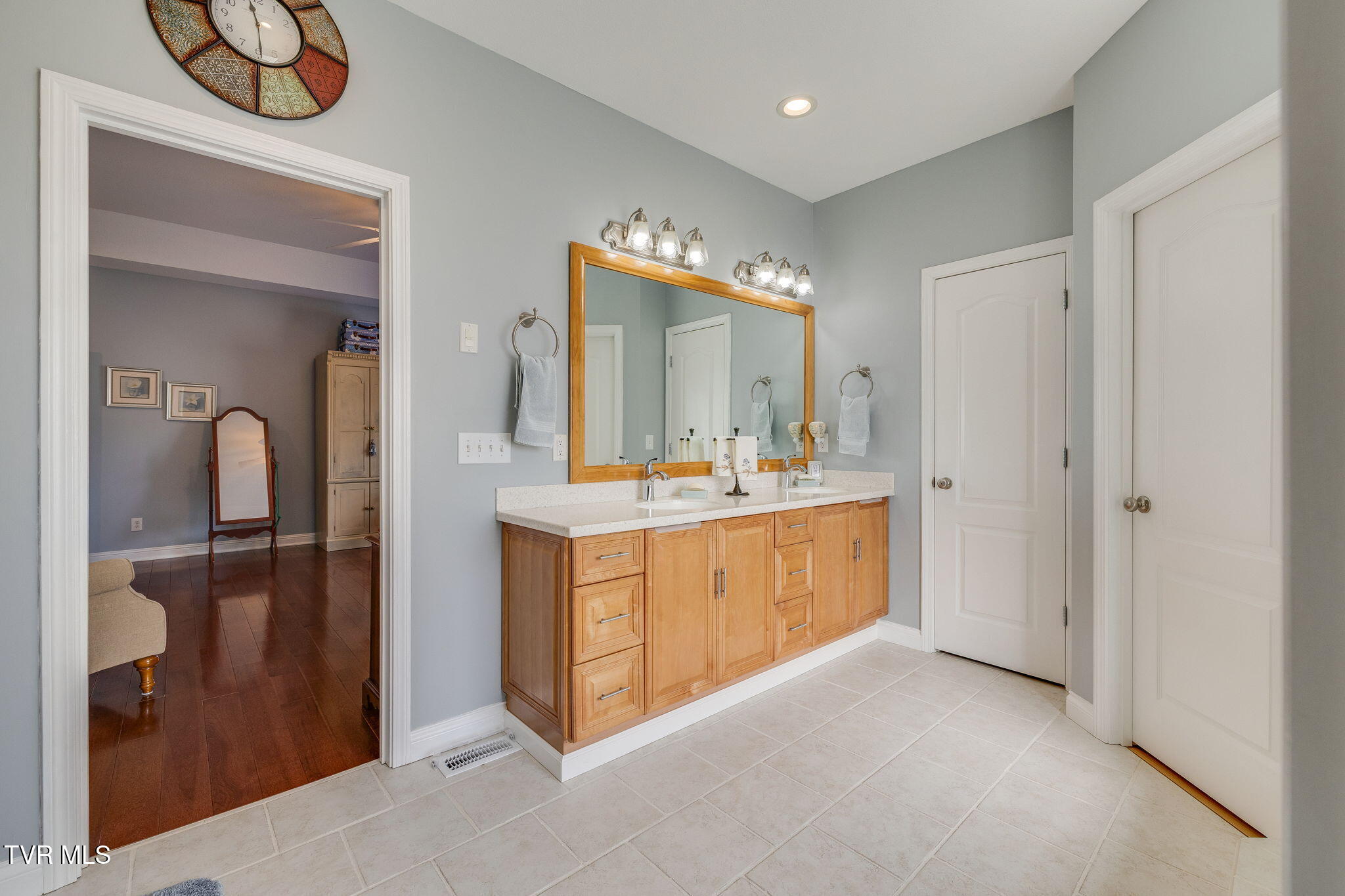 1121 Wahoo Valley Road