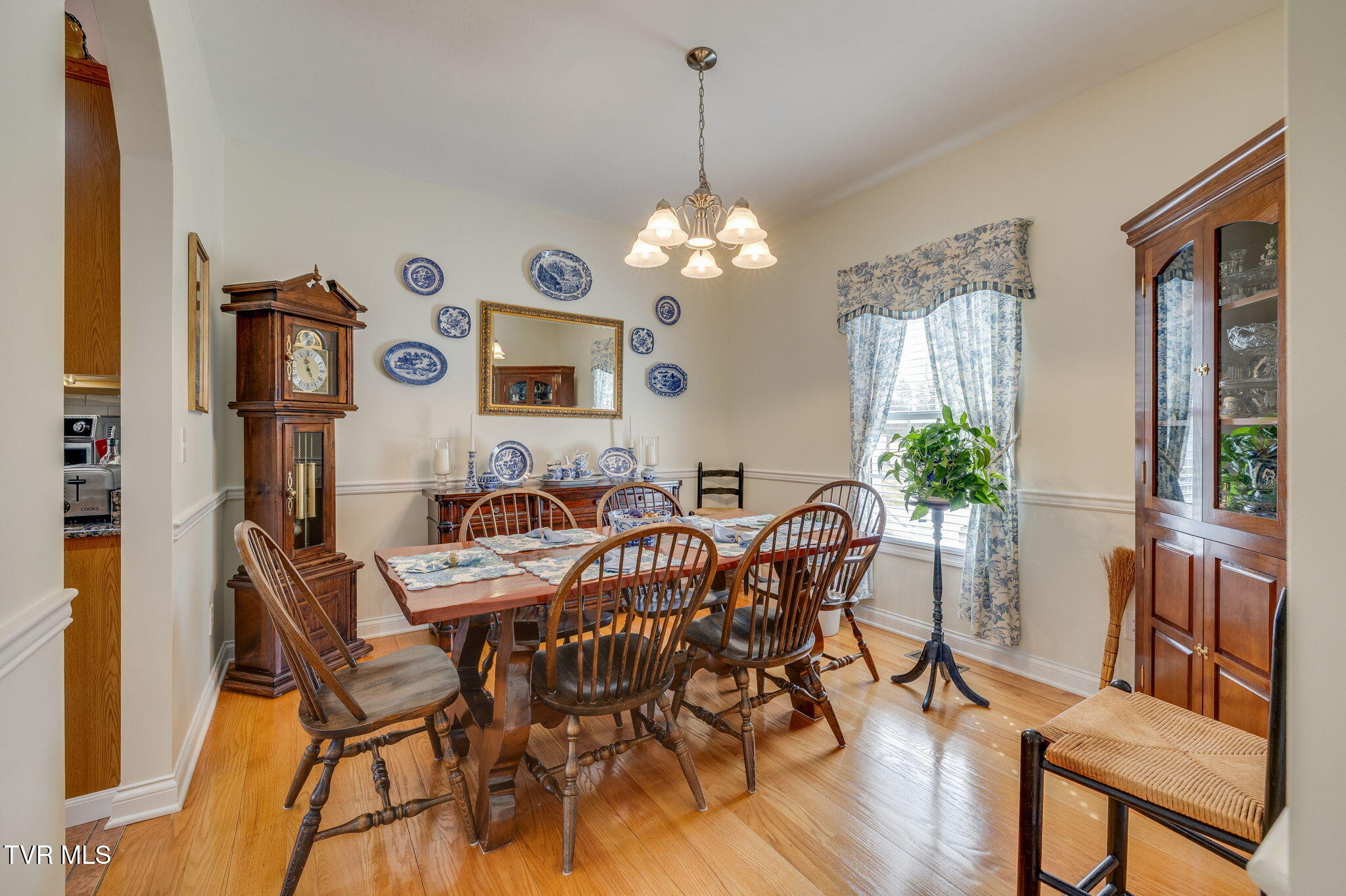 1121 Wahoo Valley Road