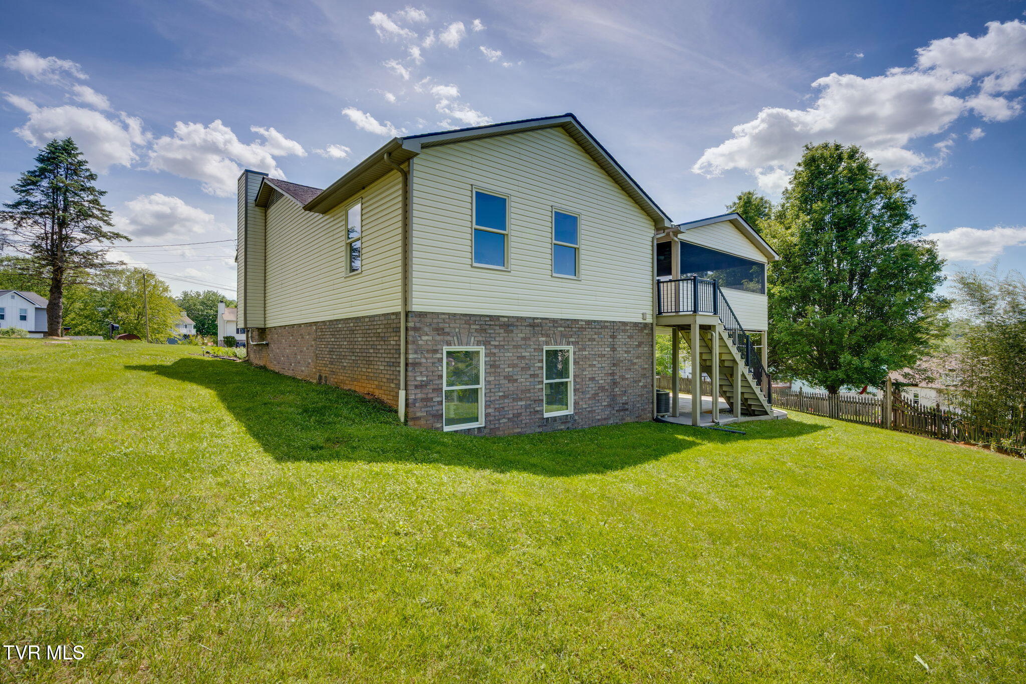 8 East Hunters Court