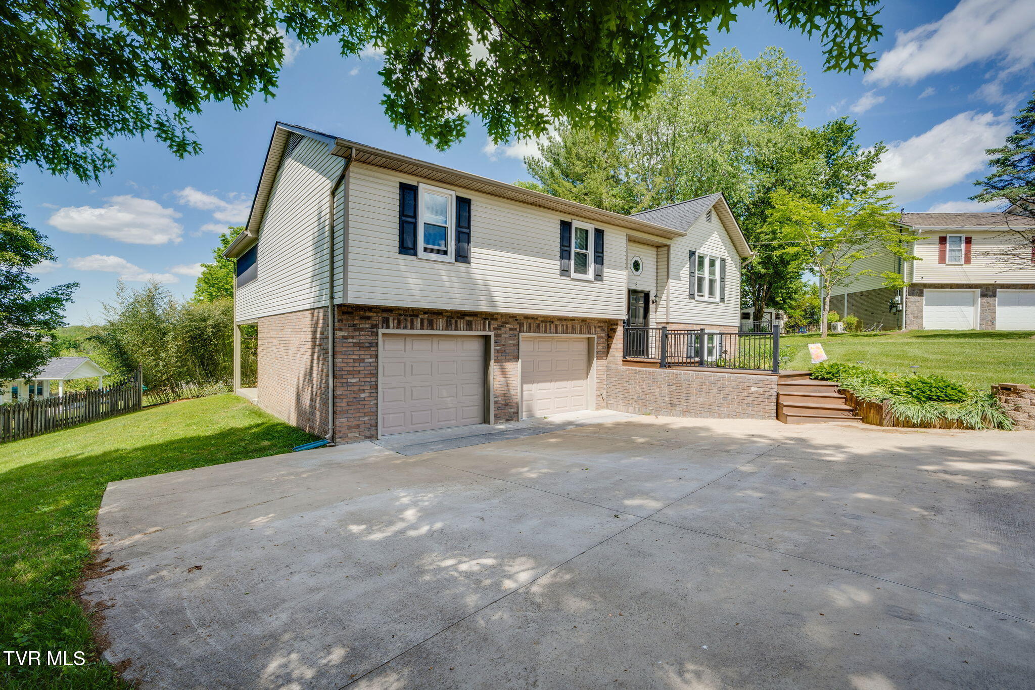 8 East Hunters Court