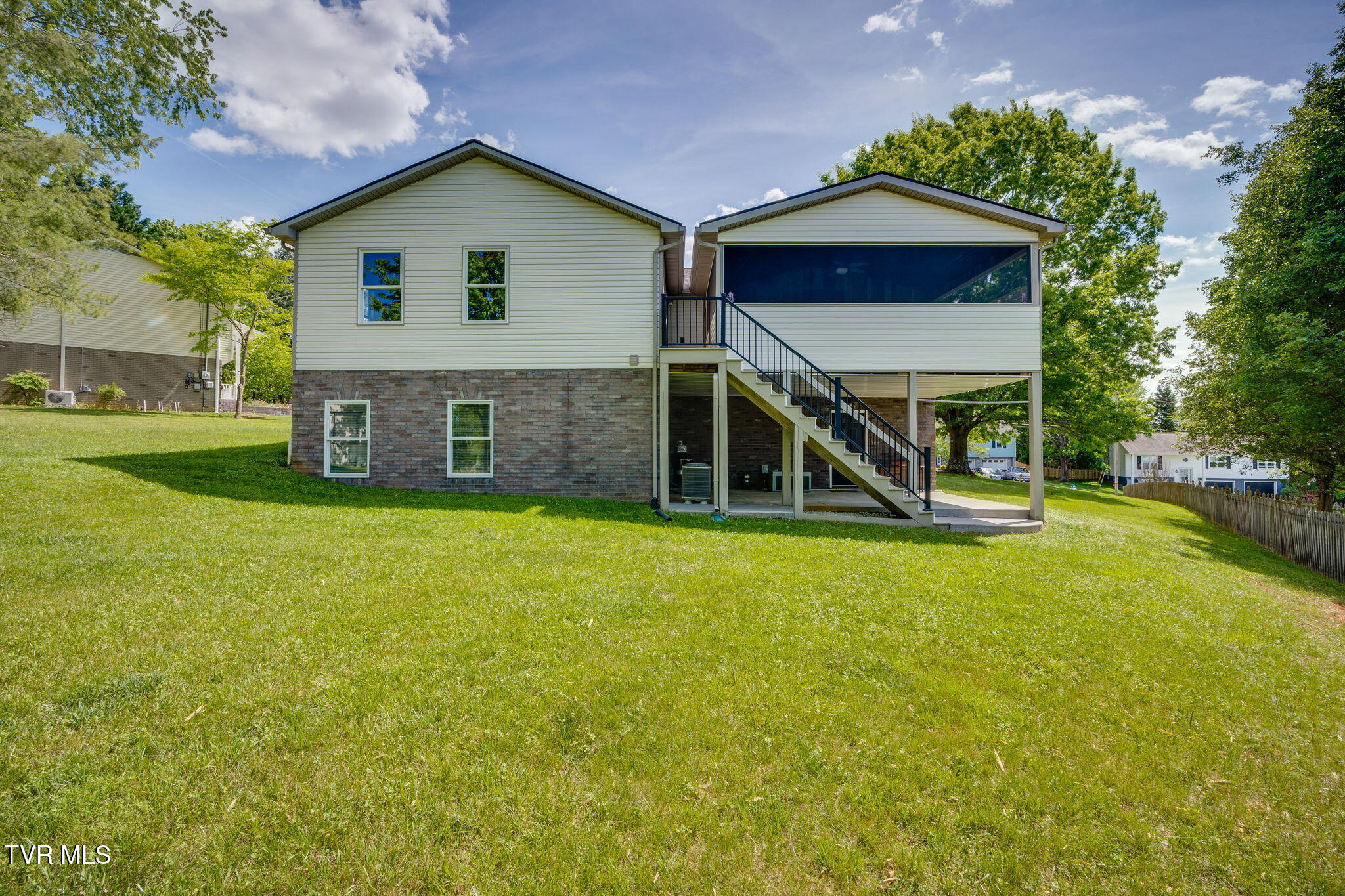 8 East Hunters Court