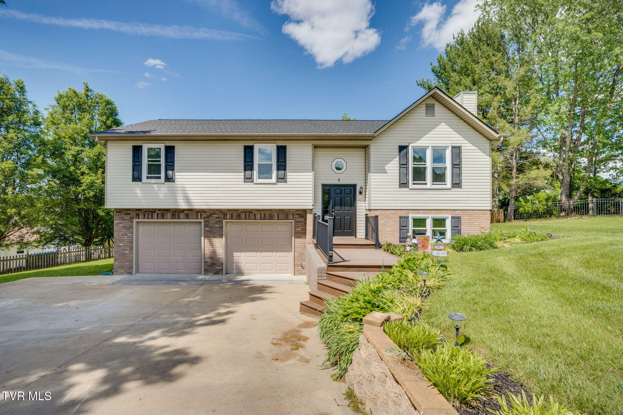 8 East Hunters Court