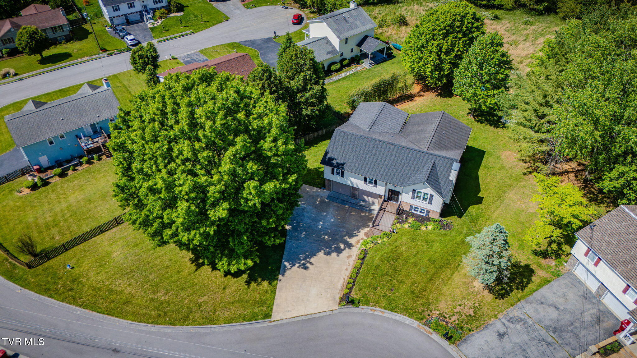 8 East Hunters Court