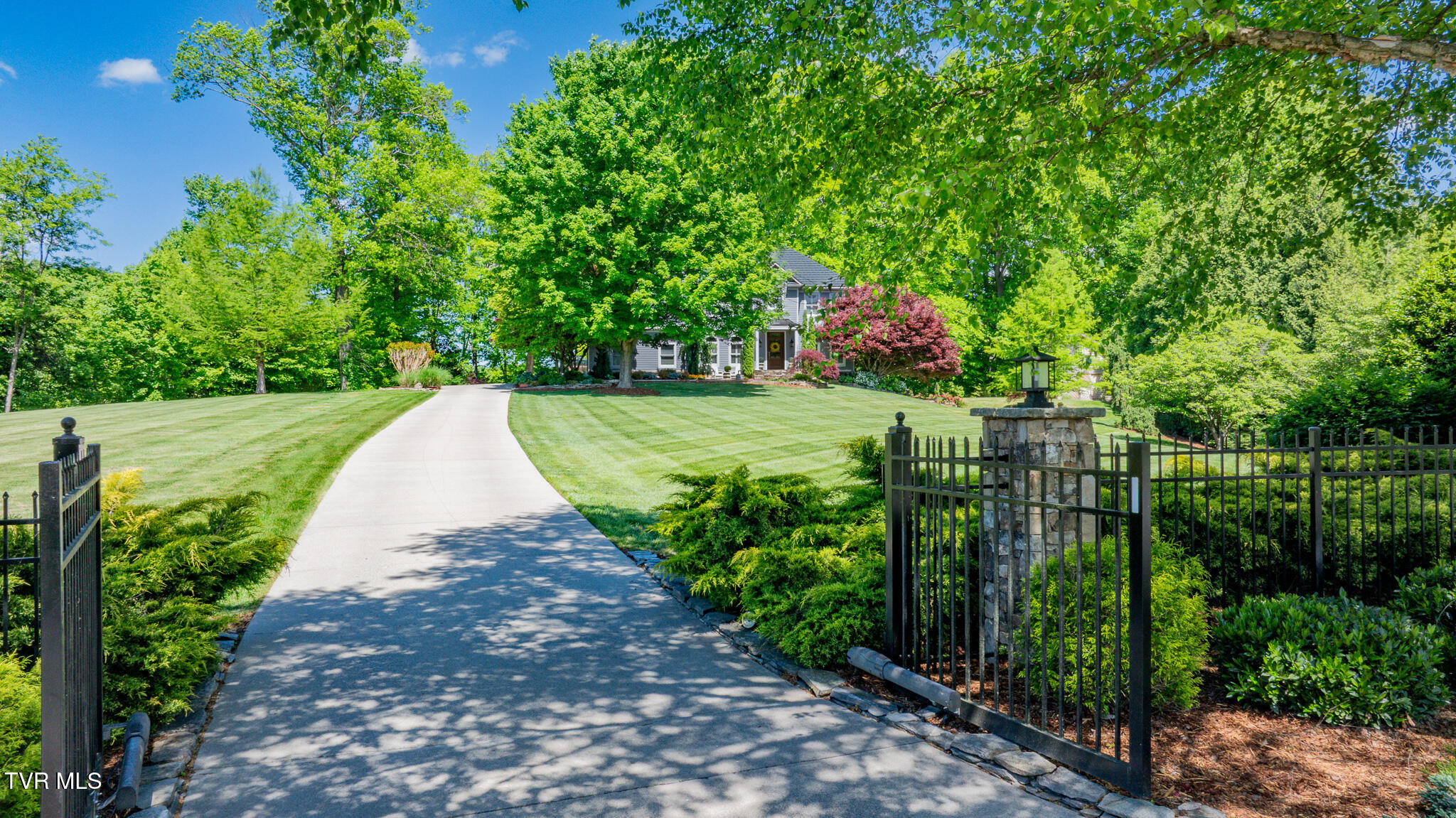 233 Patrick Henry Circle