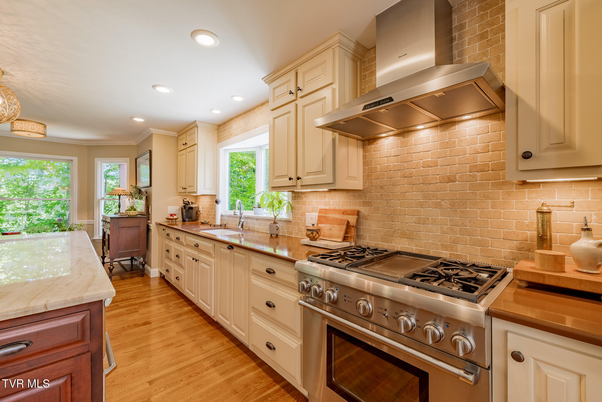 233 Patrick Henry Circle