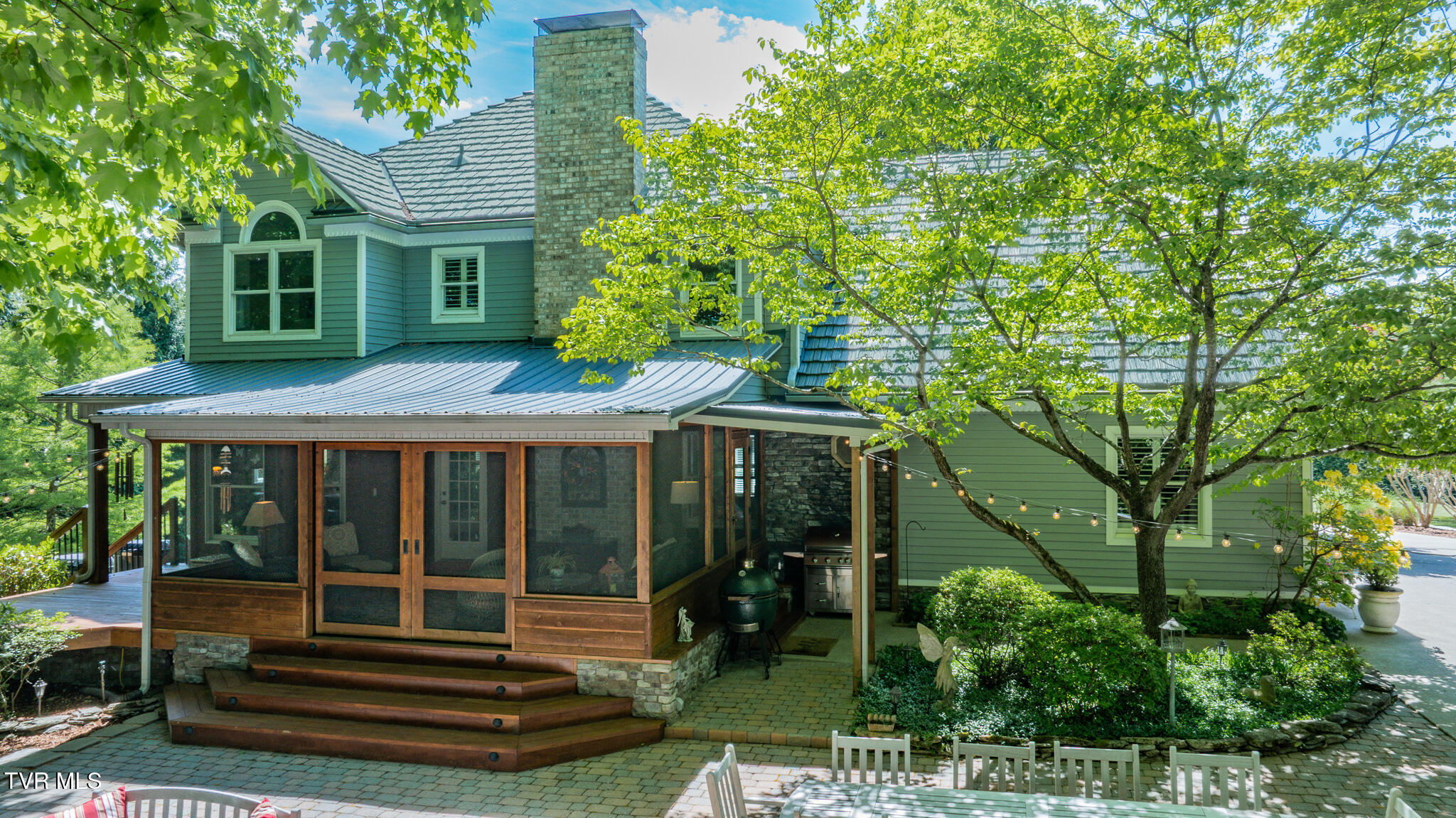 233 Patrick Henry Circle