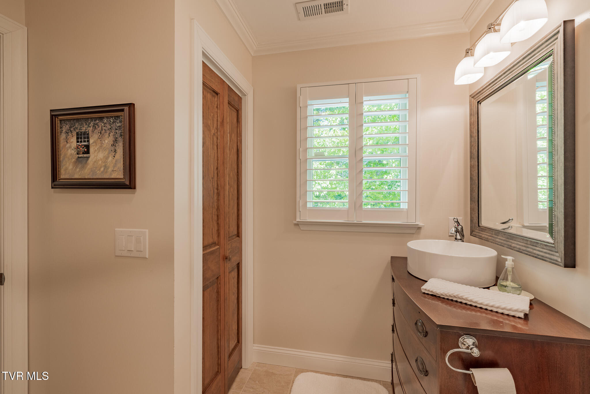 233 Patrick Henry Circle