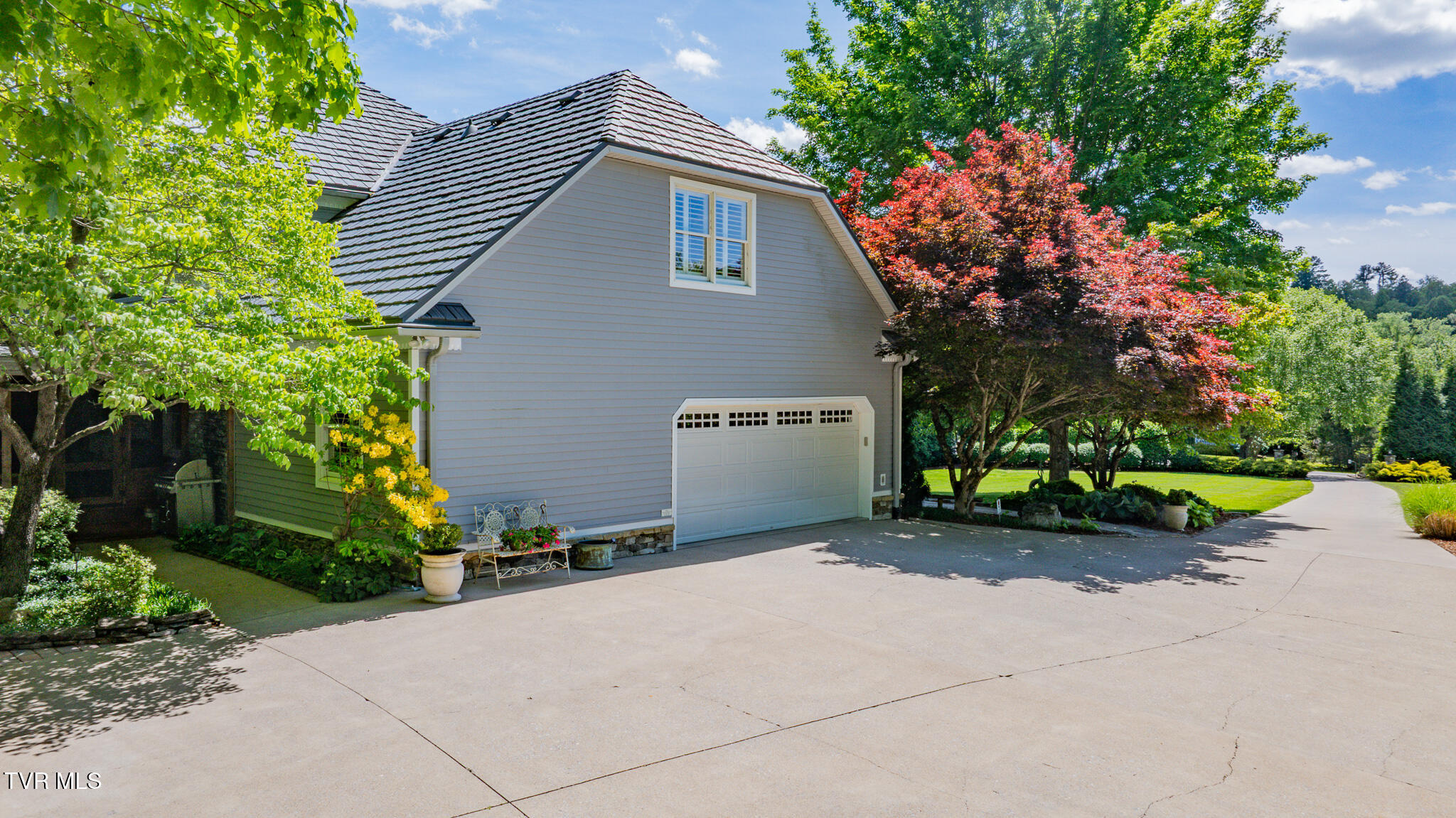 233 Patrick Henry Circle