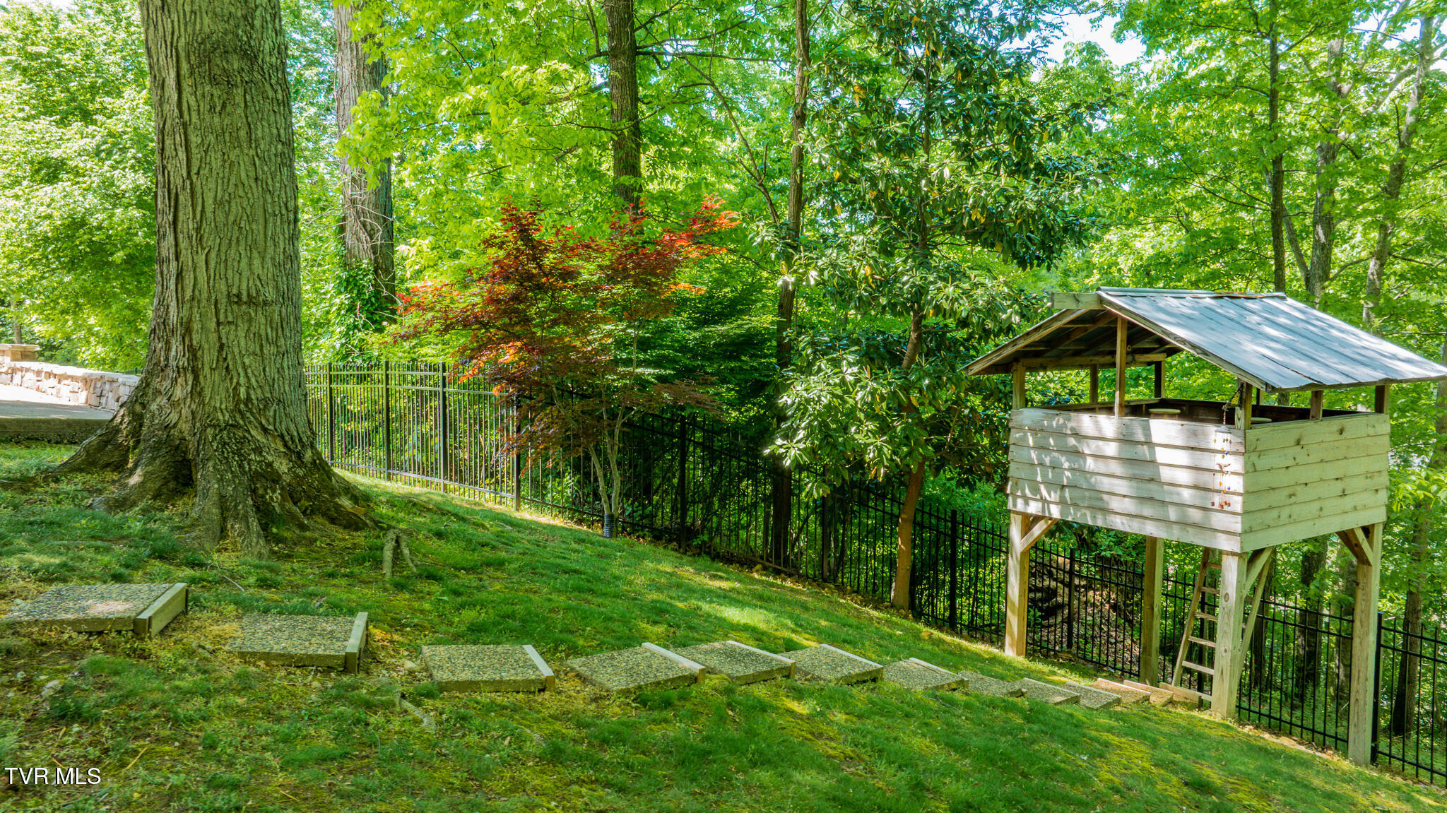 233 Patrick Henry Circle