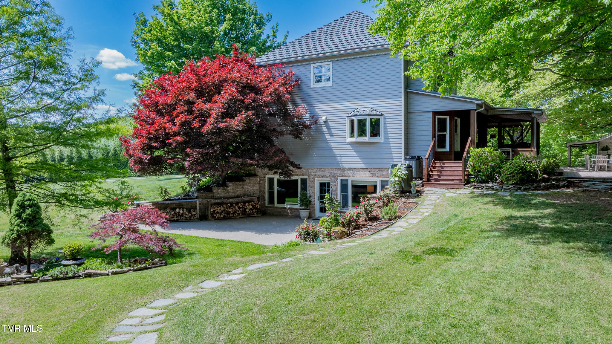 233 Patrick Henry Circle